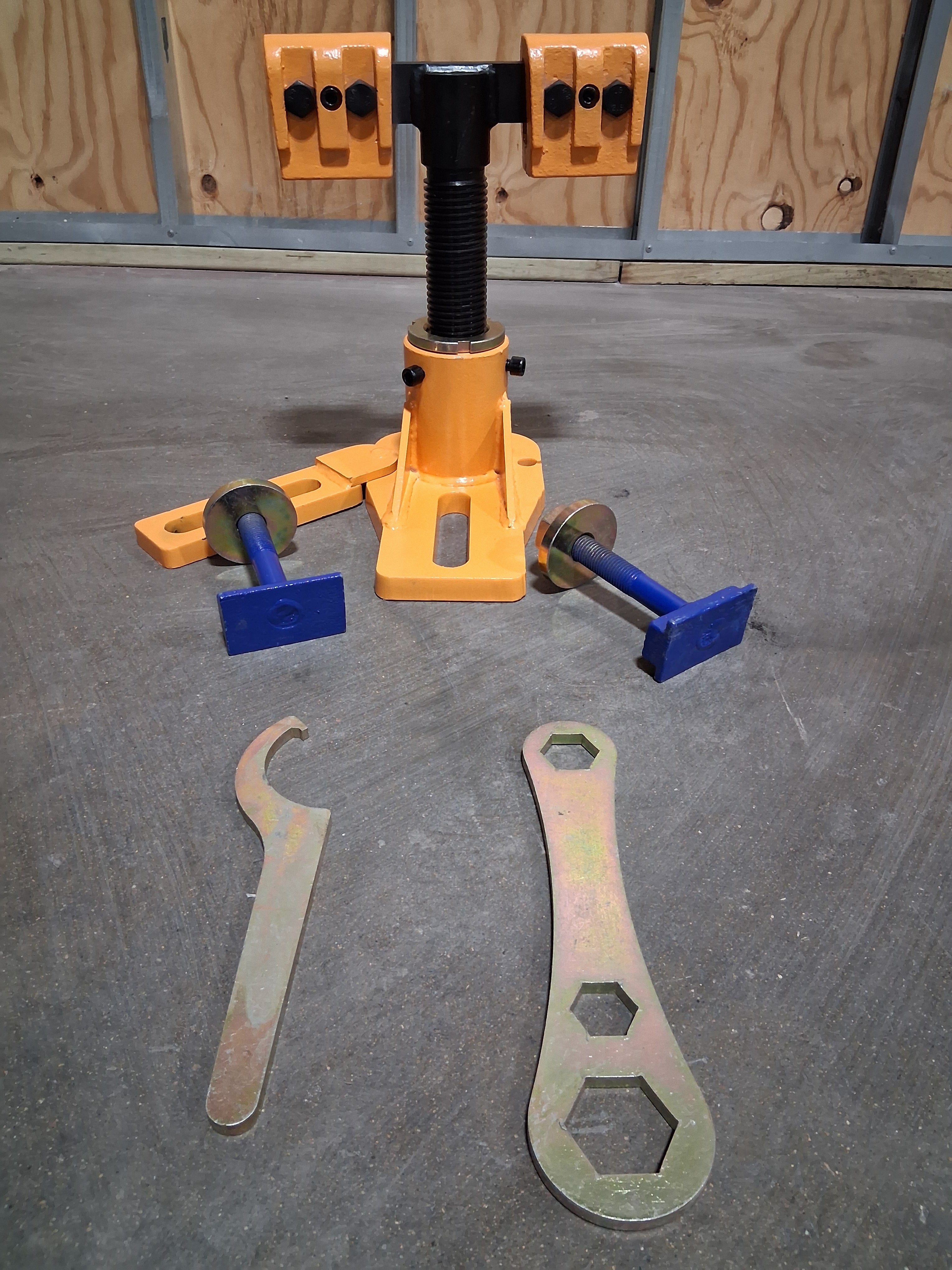 Free Shipping Universal Heavy Duty Auto Body Frame Machine Tie Down Clamp a Set of 4 Free Shipping Universal Heavy Duty Auto Body Frame Machine Tie Down Clamp a Set of 4