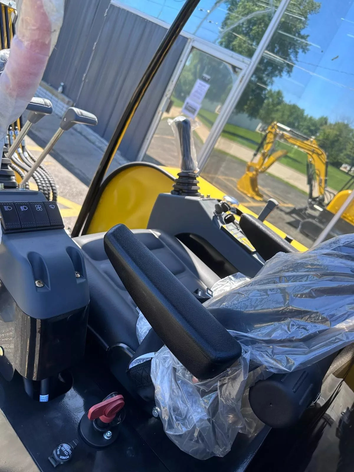 FREE SHIPPNG New Excavator, EPA CERTFD Kubota Engine 3.5 TON Kubota D1703B 3.5 TON Excavator with Robust Kubota Diesel Engine