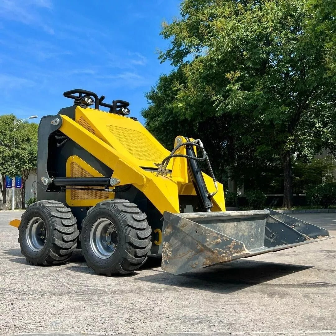 Mini Skid Steer Wheel Loader 23.5 hp Gas, Briggs & Stratton Eng Local Pick Up Mini Skid Steer Wheel Loader 23.5 hp Gas, Briggs & Stratton Eng Local Pick Up