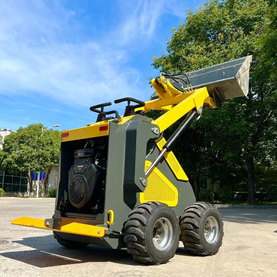 FREE SHIPPING Mini Skid Steer Wheel Loader 23.5 hp Gas, Briggs & Stratton Eng Briggs & Stratton 3864 Gas Engine Close-Up