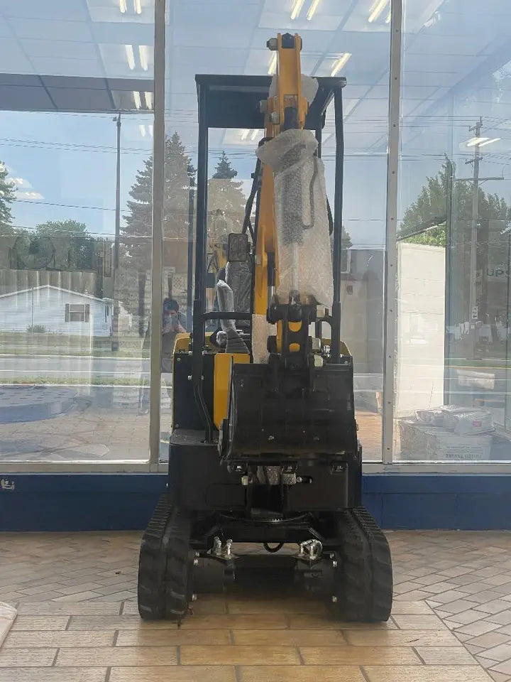 FREE SHIPPNG New Mini Excavator, EPA certified USA gas briggs & stratton engine Close-up of Briggs & Stratton engine
