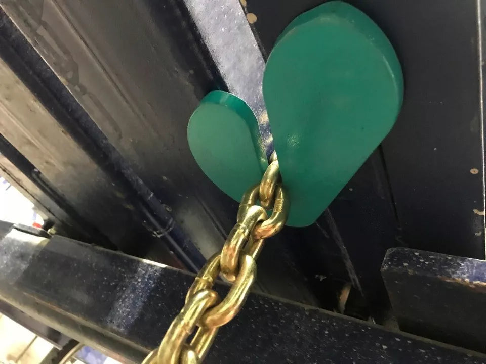 Color options for slotted chain plates: Red, Blue, Yellow, and more.