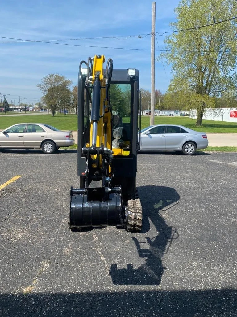 FREE SHIPPING Mini Excavator 1.15 Ton 13.5hp EPA ERTFD Engine BRIGGS & STRATTON Excavation Equipment