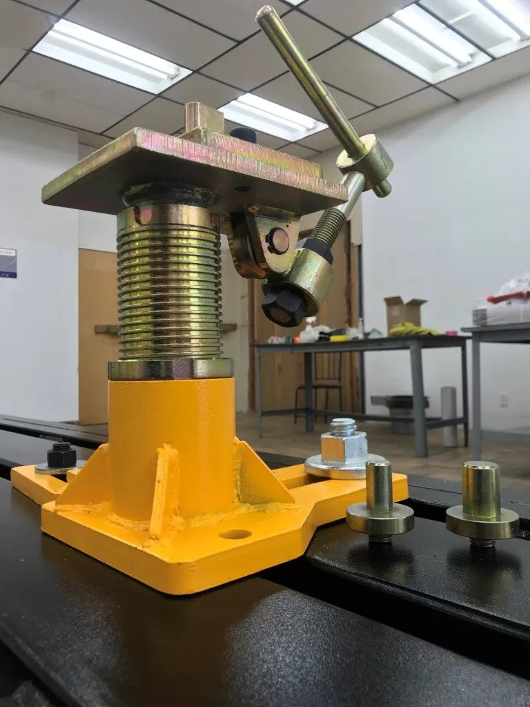 Extra attachment for varying sizes of auto body clamps