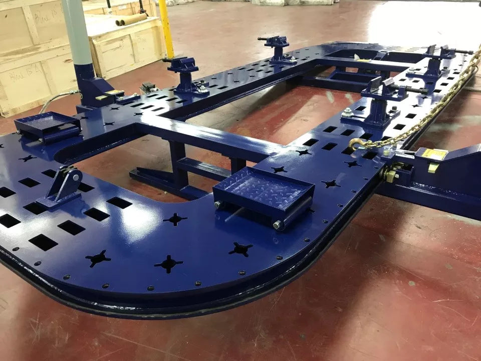 Heavy-duty auto frame machine with hydraulic tilt bed