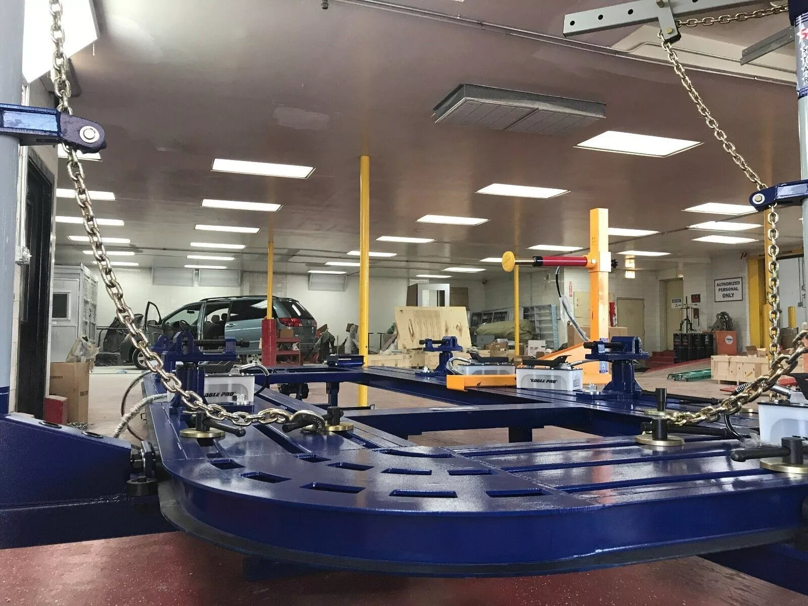 NEW FREE SHIPPING 24 FEET LONG AUTO BODY FRAME MACHINE RACK 3 TOWERS WITH CLAMPS Hydraulic Tilt Bed Car Body Frame Machine with 7,700 lb. Lifting Capacity