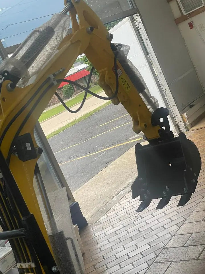 FREE SHIPPNG New Mini Excavator, EPA certified USA gas briggs & stratton engine New Mini Excavator