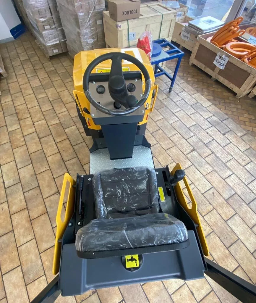 FREE SHIPPING New 1 Ton Asphalt Roller BRIGGS & STRATTON ENGINE - EPA certified FREE SHIPPING New 1 Ton Asphalt Roller BRIGGS & STRATTON ENGINE - EPA certified