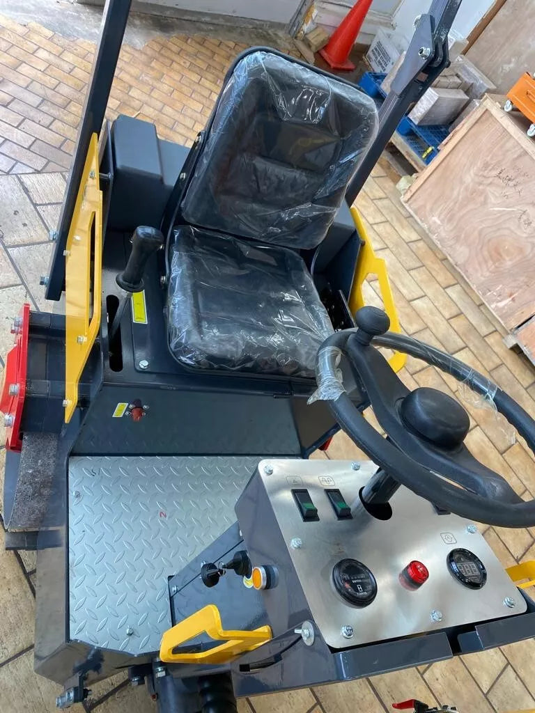 FREE SHIPPING New 1 Ton Asphalt Roller BRIGGS & STRATTON ENGINE - EPA certified FREE SHIPPING New 1 Ton Asphalt Roller BRIGGS & STRATTON ENGINE - EPA certified