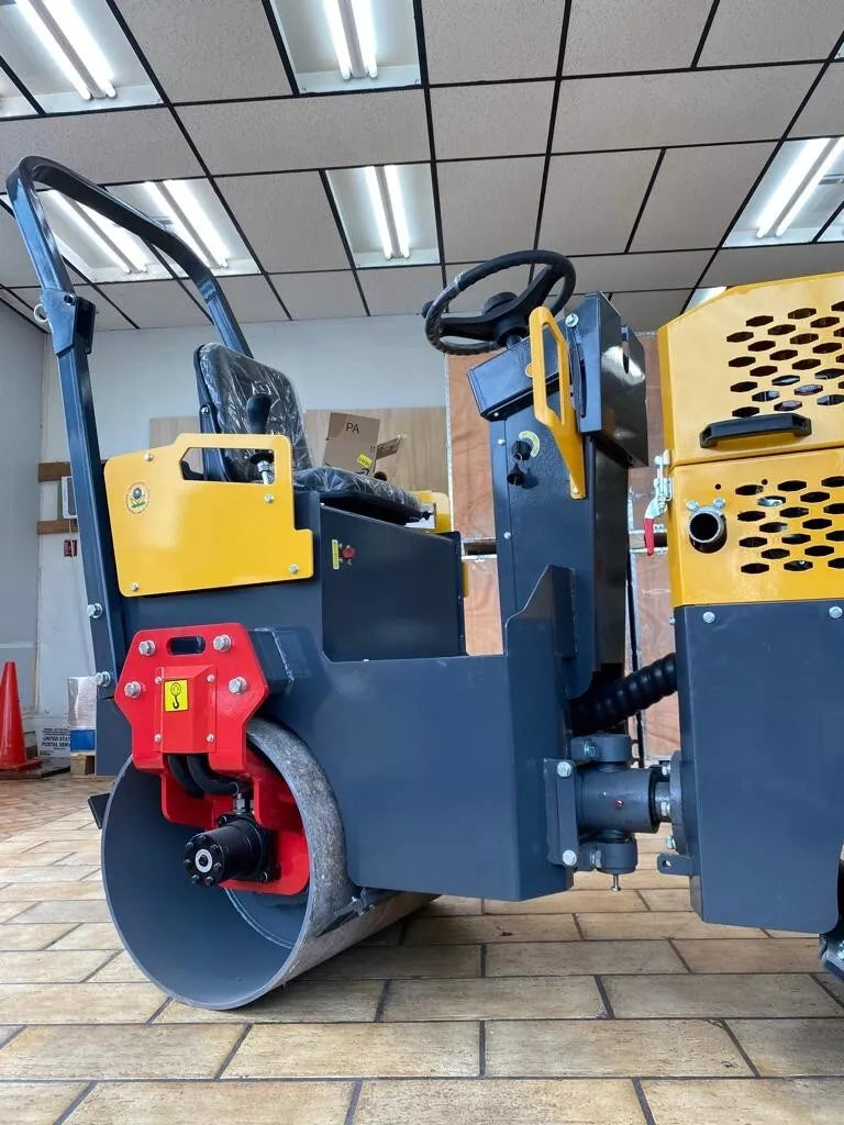 FREE SHIPPING New 1 Ton Asphalt Roller BRIGGS & STRATTON ENGINE - EPA certified FREE SHIPPING New 1 Ton Asphalt Roller BRIGGS & STRATTON ENGINE - EPA certified