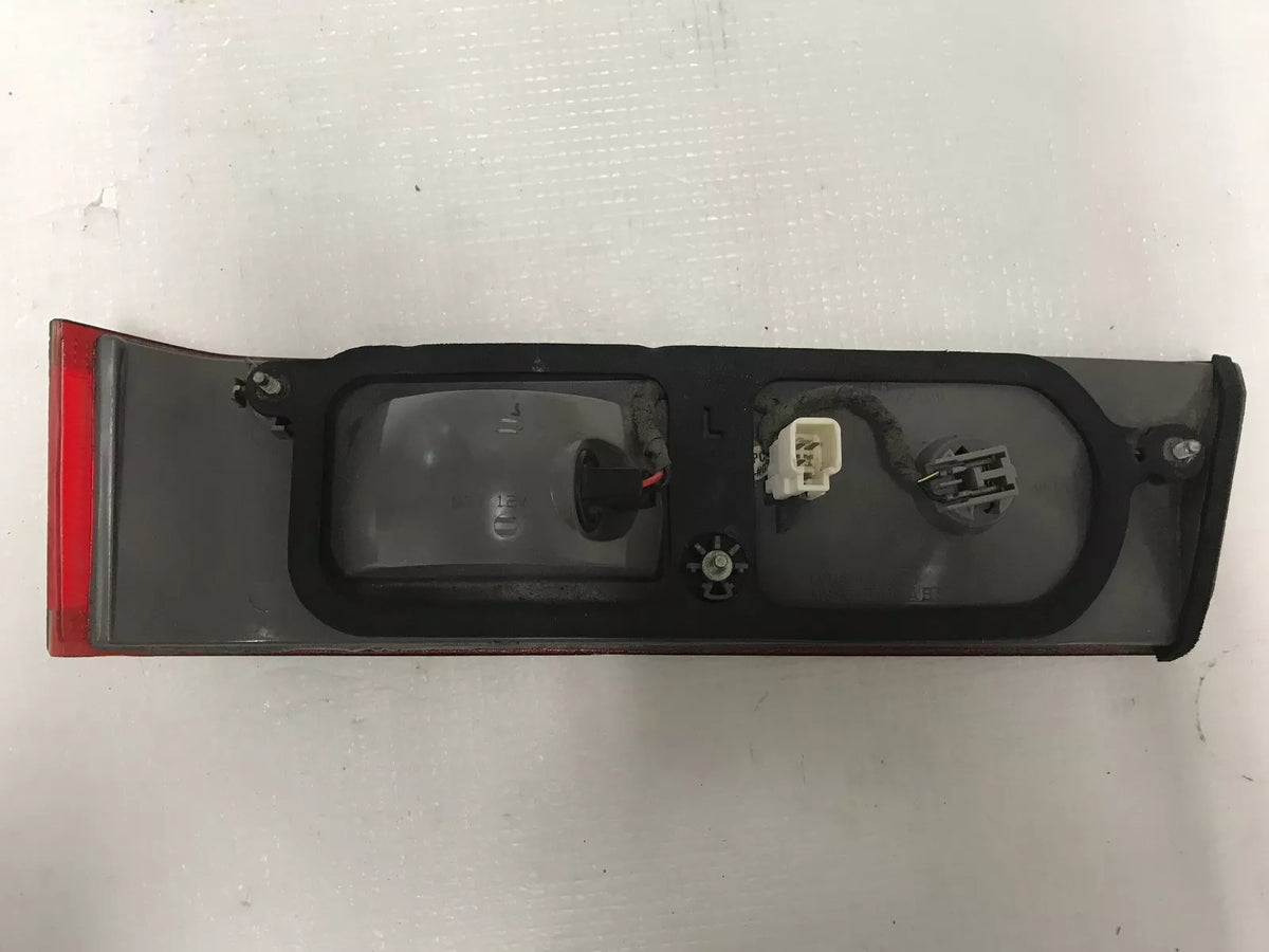 1997 Camry DRIVER'S side Trunk Lid Mounted Tail Light