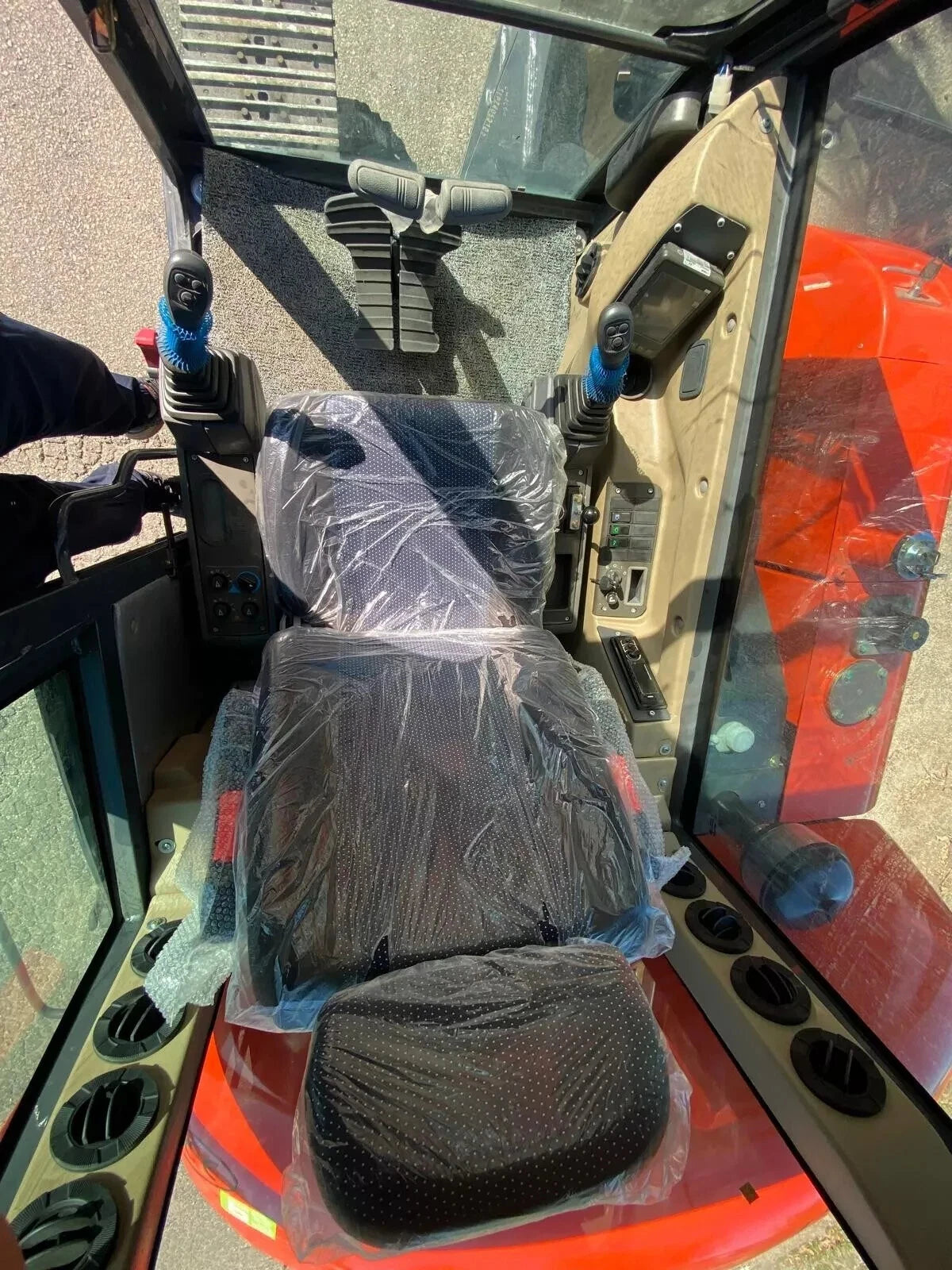 New 6 Ton Mini Excavator EPA Yanmar Diesel 12000 Lbs 61.5 HP FREE SHIPPING! New 6 Ton Mini Excavator EPA Yanmar Diesel 12000 Lbs 61.5 HP FREE SHIPPING!