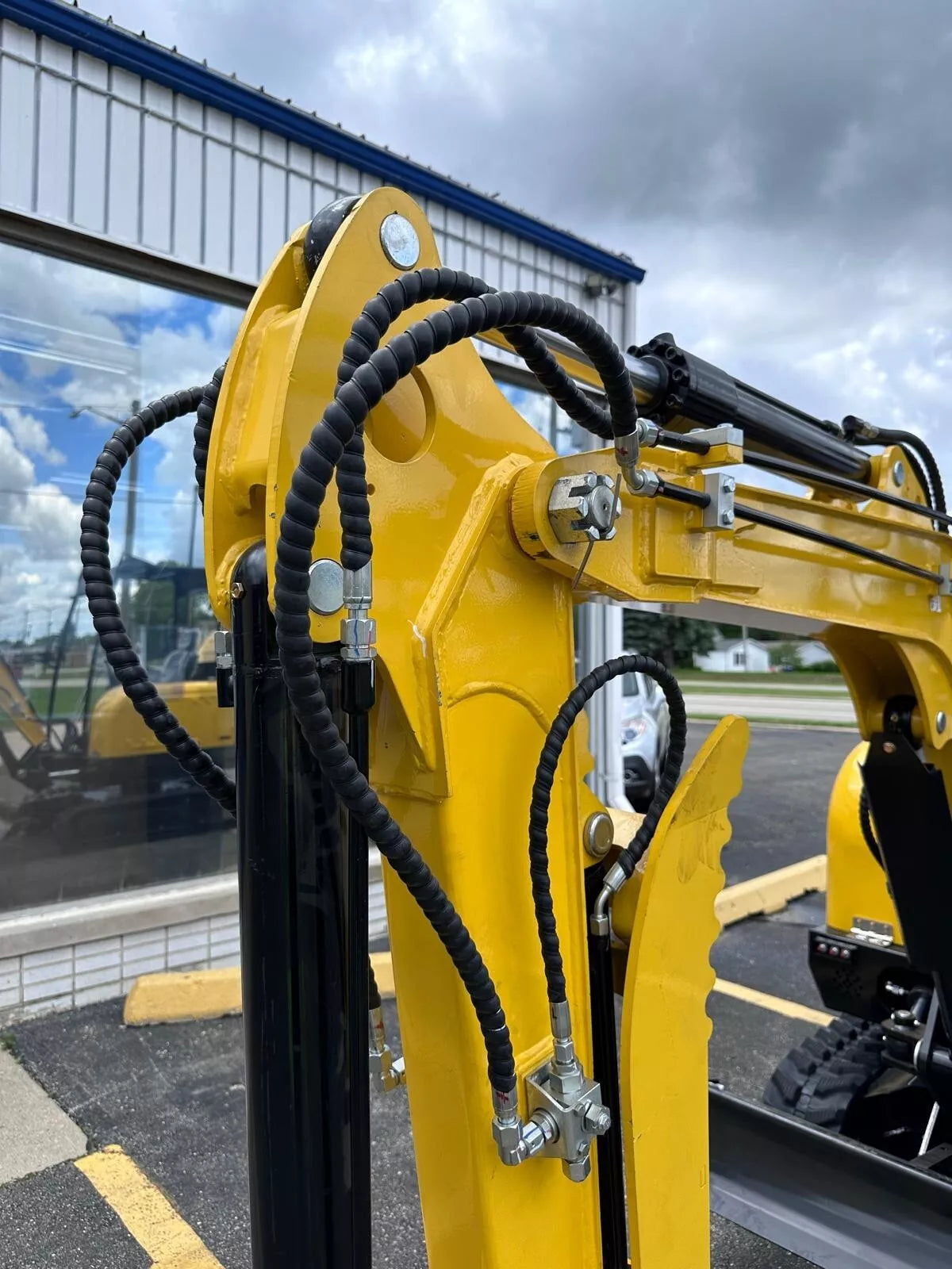 NEW Excavator, EPA CERTFD Kubota D1703 Engine 3.5 TON LOCAL PICK UP ONLY