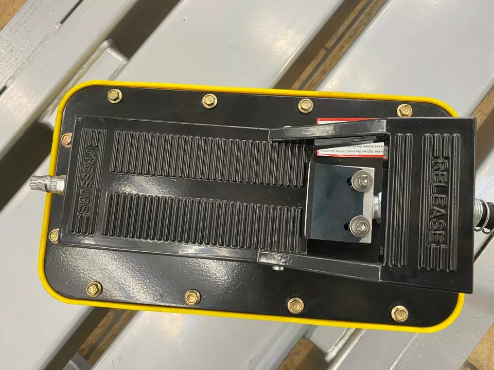 New Hydraulic Air Foot Pedal Pump 10,000 PSI For Auto Body Frame Machines Press New Hydraulic Air Foot Pedal Pump 10,000 PSI For Auto Body Frame Machines Press