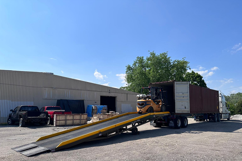 FREE SHIPPING Yard Ramp, Trailer loading Dock, 35 Ft Long 83"W 22000 Lbs Capcty