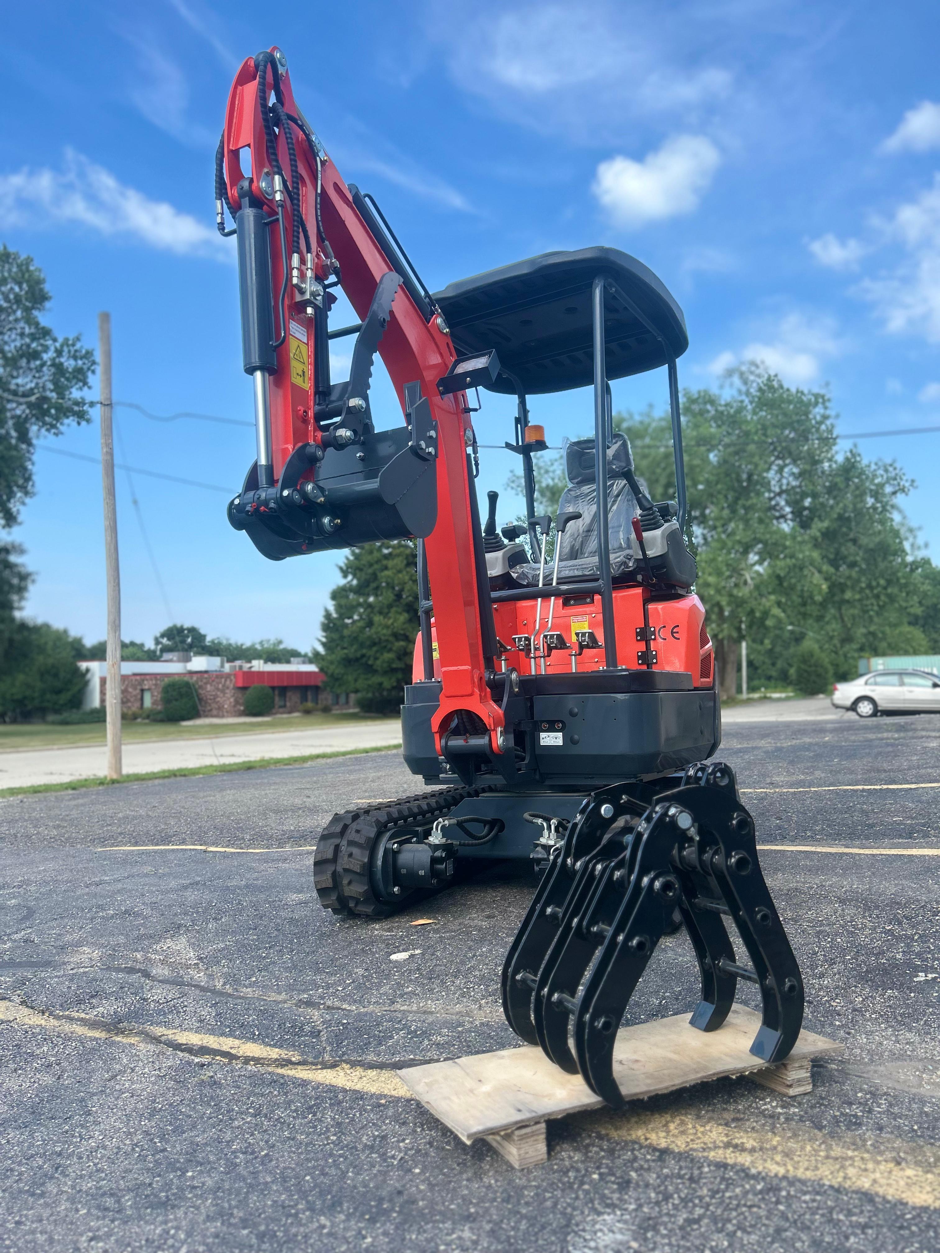 FREE SHIPPING 2025 2 Ton Mini Excavator, KUBOTA D902 16HP with FREE Grabber