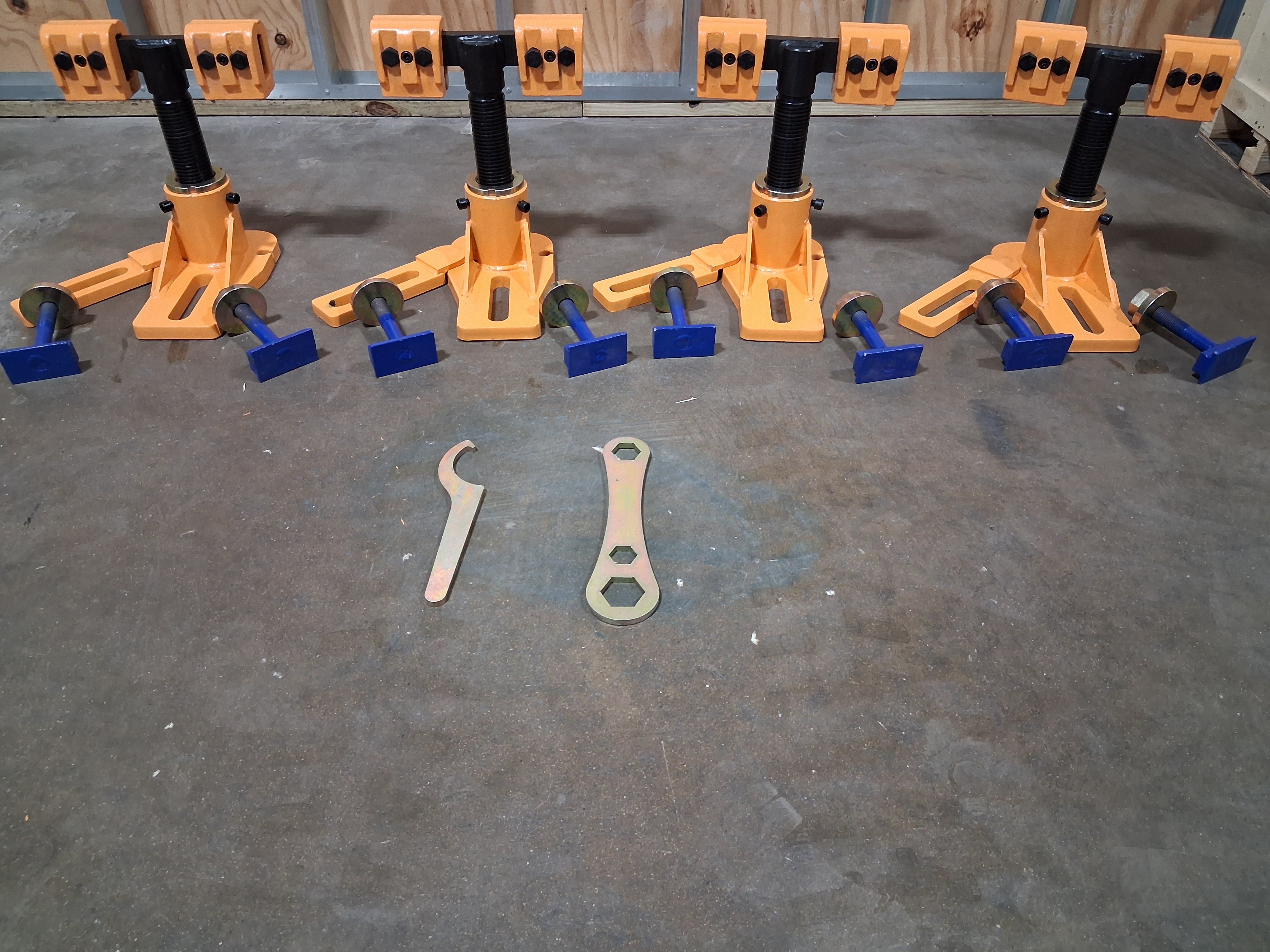 Free Shipping Universal Heavy Duty Auto Body Frame Machine Tie Down Clamp a Set of 4
