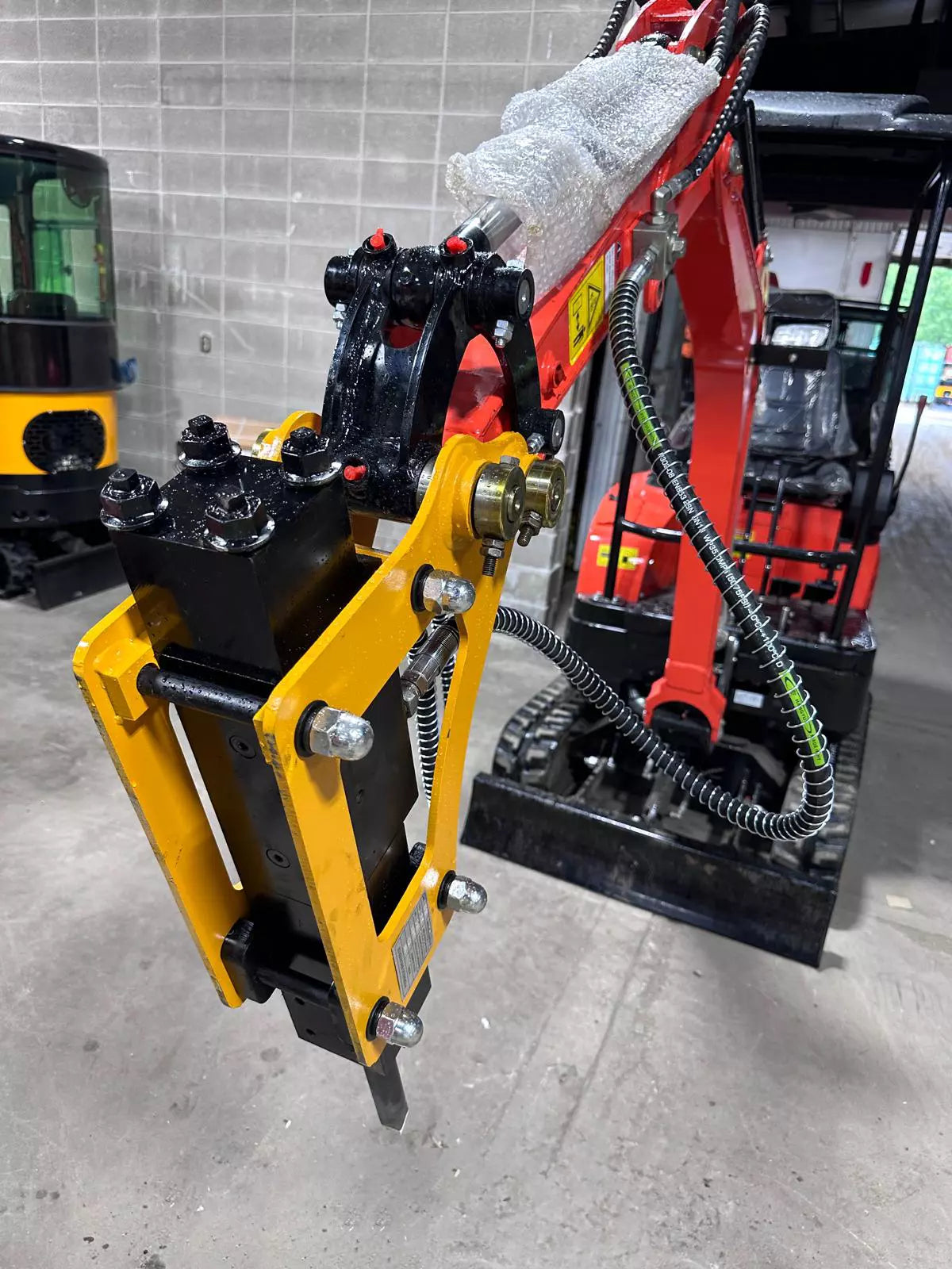3,950 lbs Operating Weight of Kubota Mini Excavator