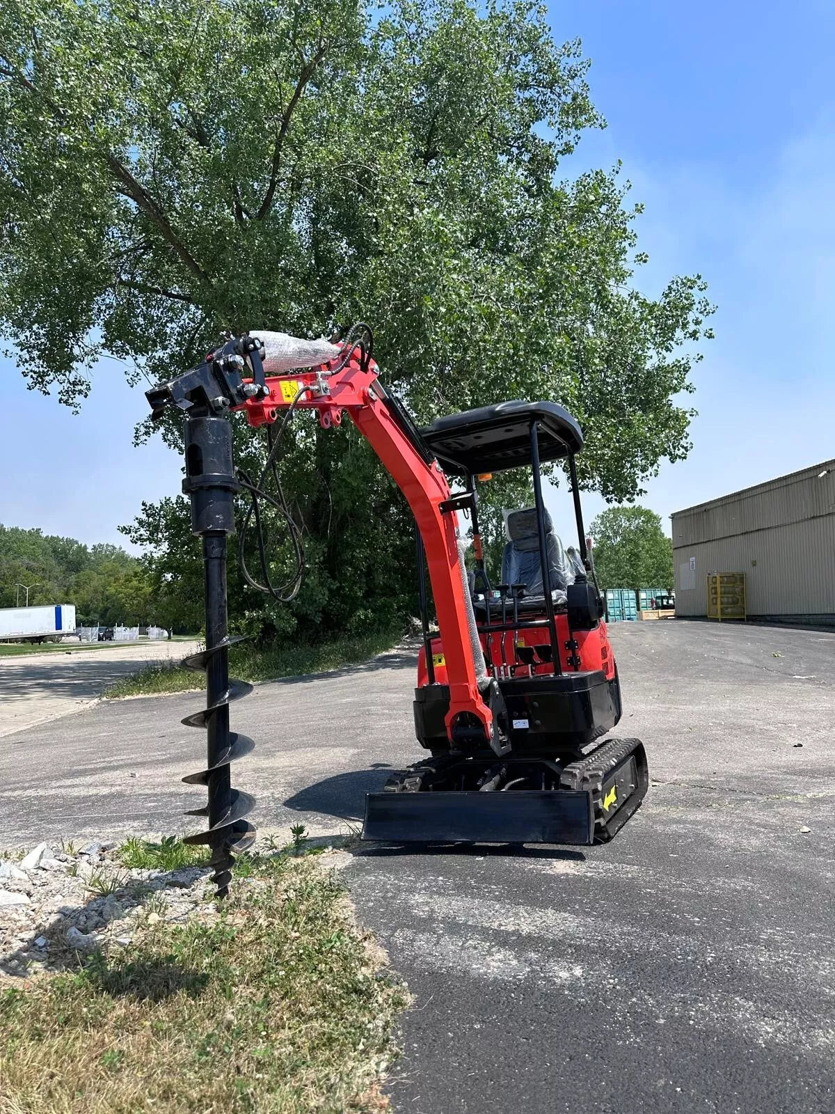 400mm bucket and 12-inch auger attachment on mini excavator