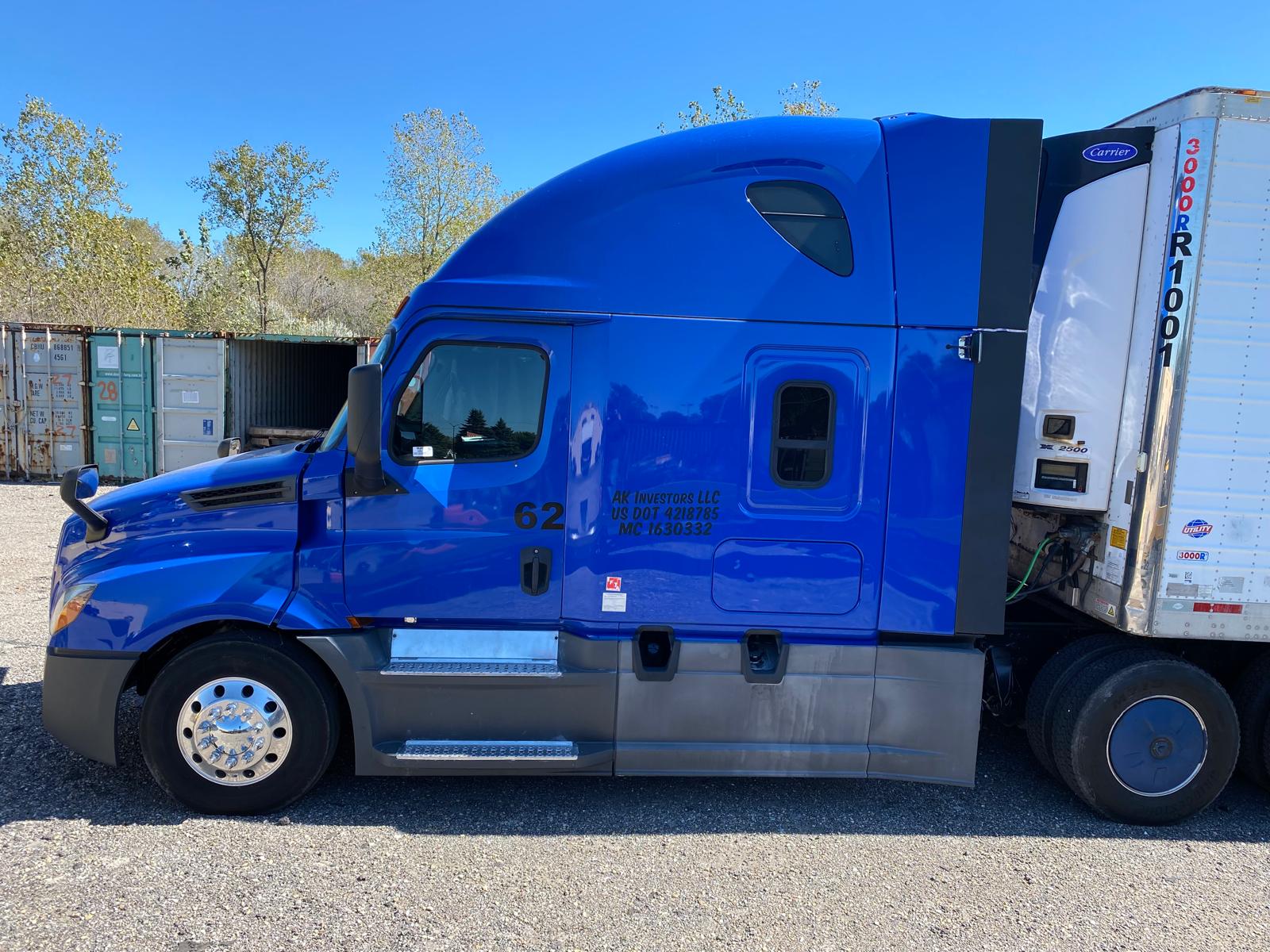 2020 Freightliner Cascadia PT126 Engine Model: DD15 WITH 482,466 MILES Sleeper