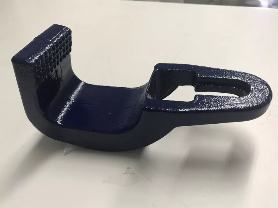 Close-up of 3 Ton Round Clamp showing straight-cut tooth design
