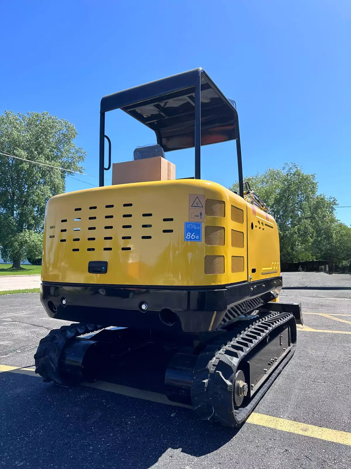 Excavator with 500 MM Bucket Attachment