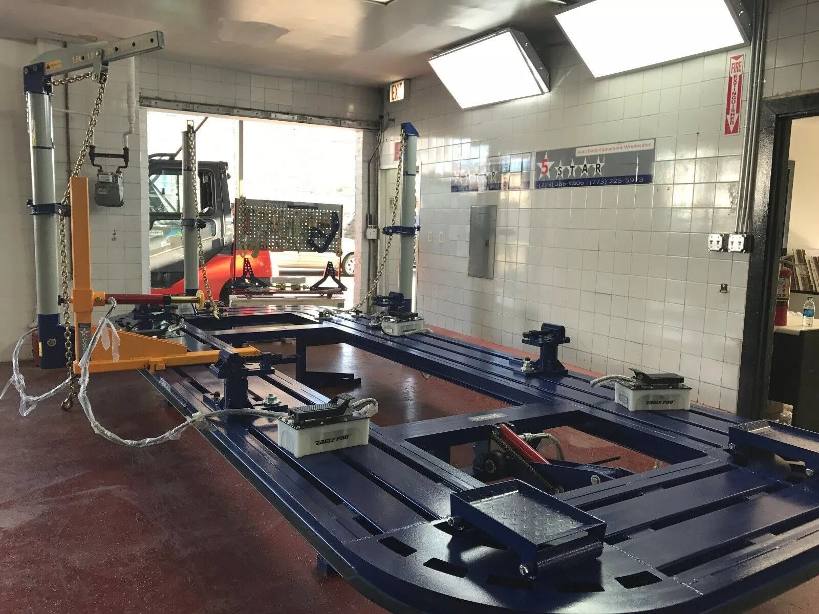 Heavy-Duty Auto Body Frame Machine with Three 10-Ton Pulling Towers
