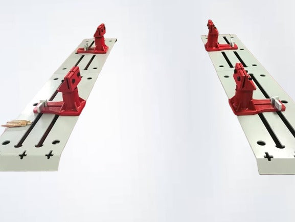 Heavy-duty chains and clamps for vehicle repair

