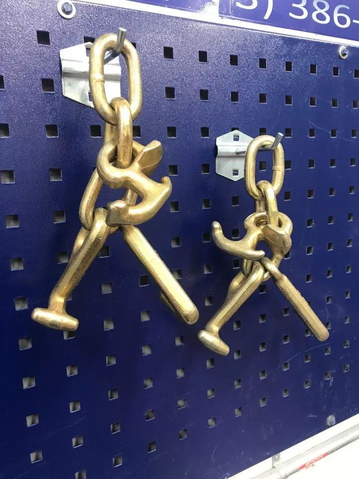 Heavy Duty Chain Hooks in Various Colors for Transport Tasks
