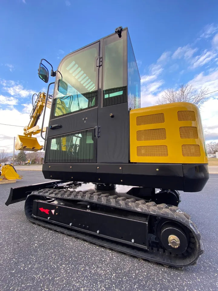 Hydraulic thumb attachment on the 3.5 Ton Excavator