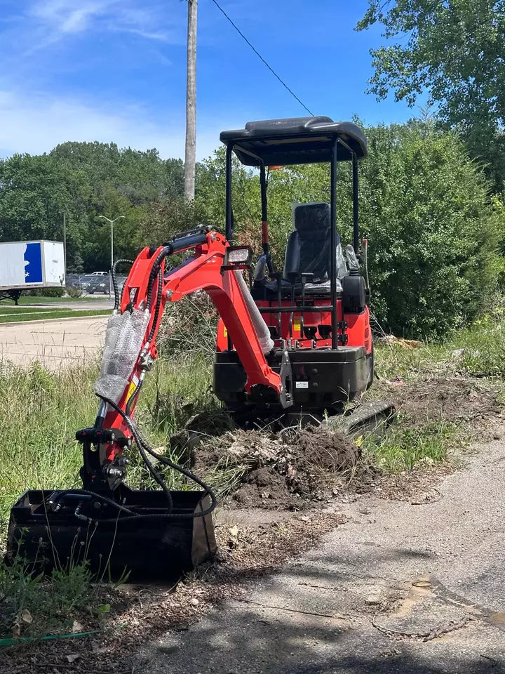 Mini Excavator with 800mm hydraulic tilt bucket attachment
