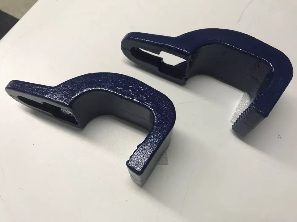 Mo Clamp 3 Ton Sill Hook showing casting process and tight grain structure
