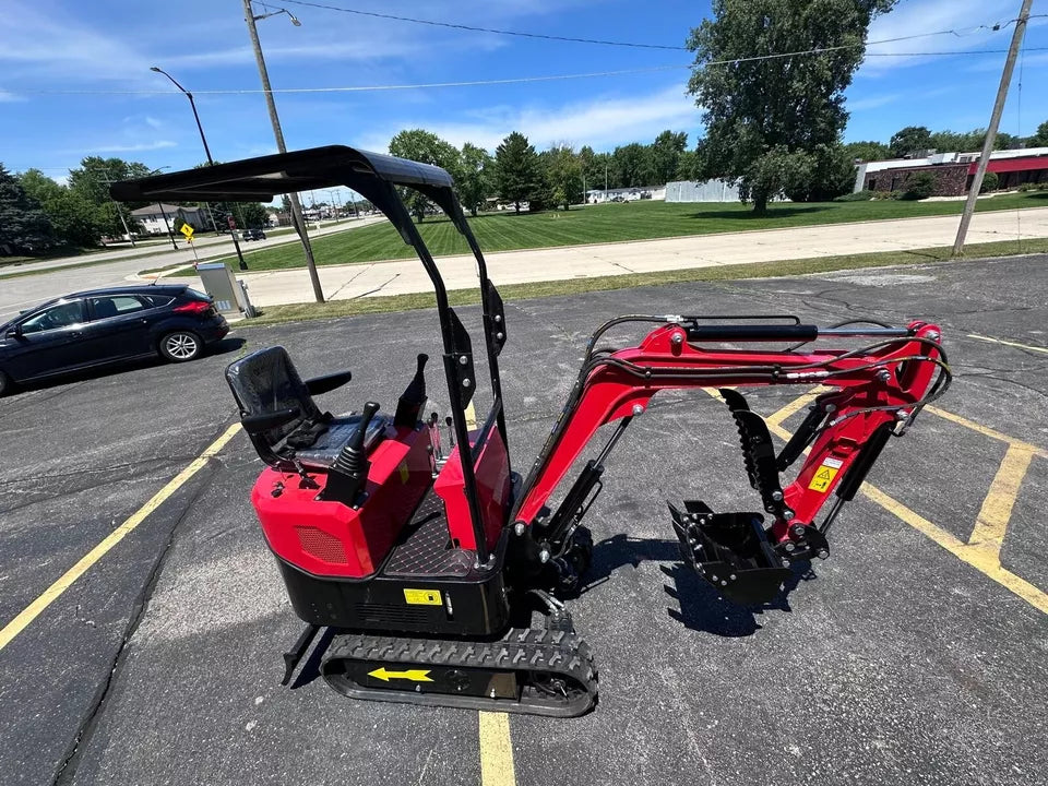 Side profile showcasing the hydraulic thumb functionality
