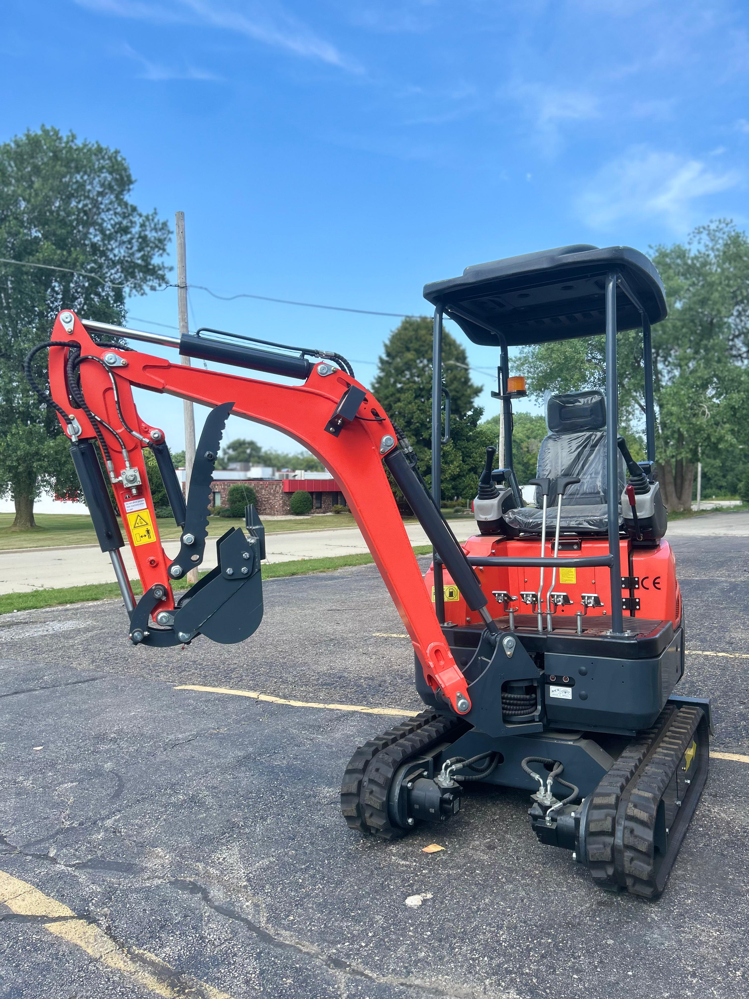 FREE SHIPPING 2025 2 Ton Mini Excavator, KUBOTA D902 16HP with FREE Grabber