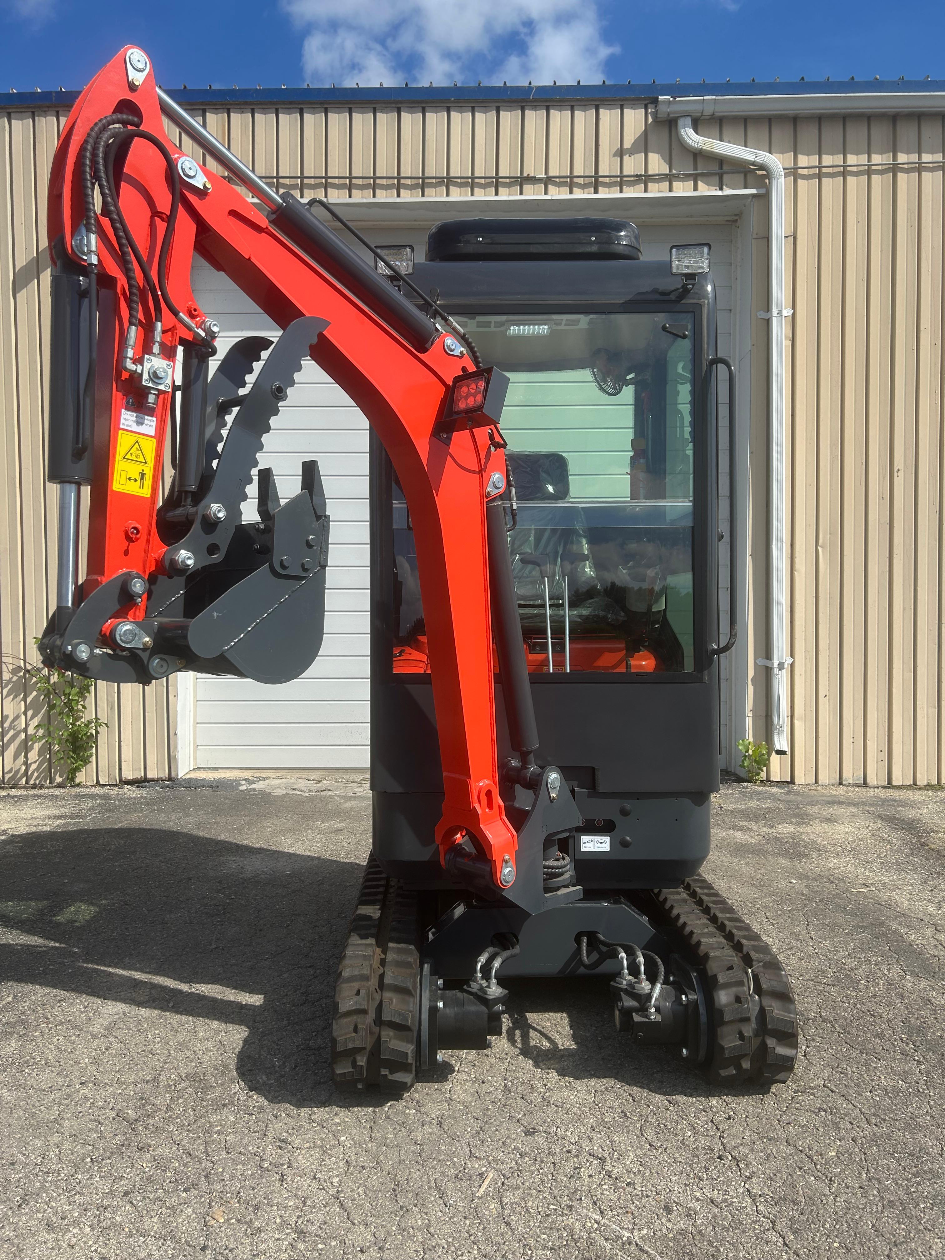 2 Ton New Mini Excavator, EPA certified USA KUBOTA Diesel Engine