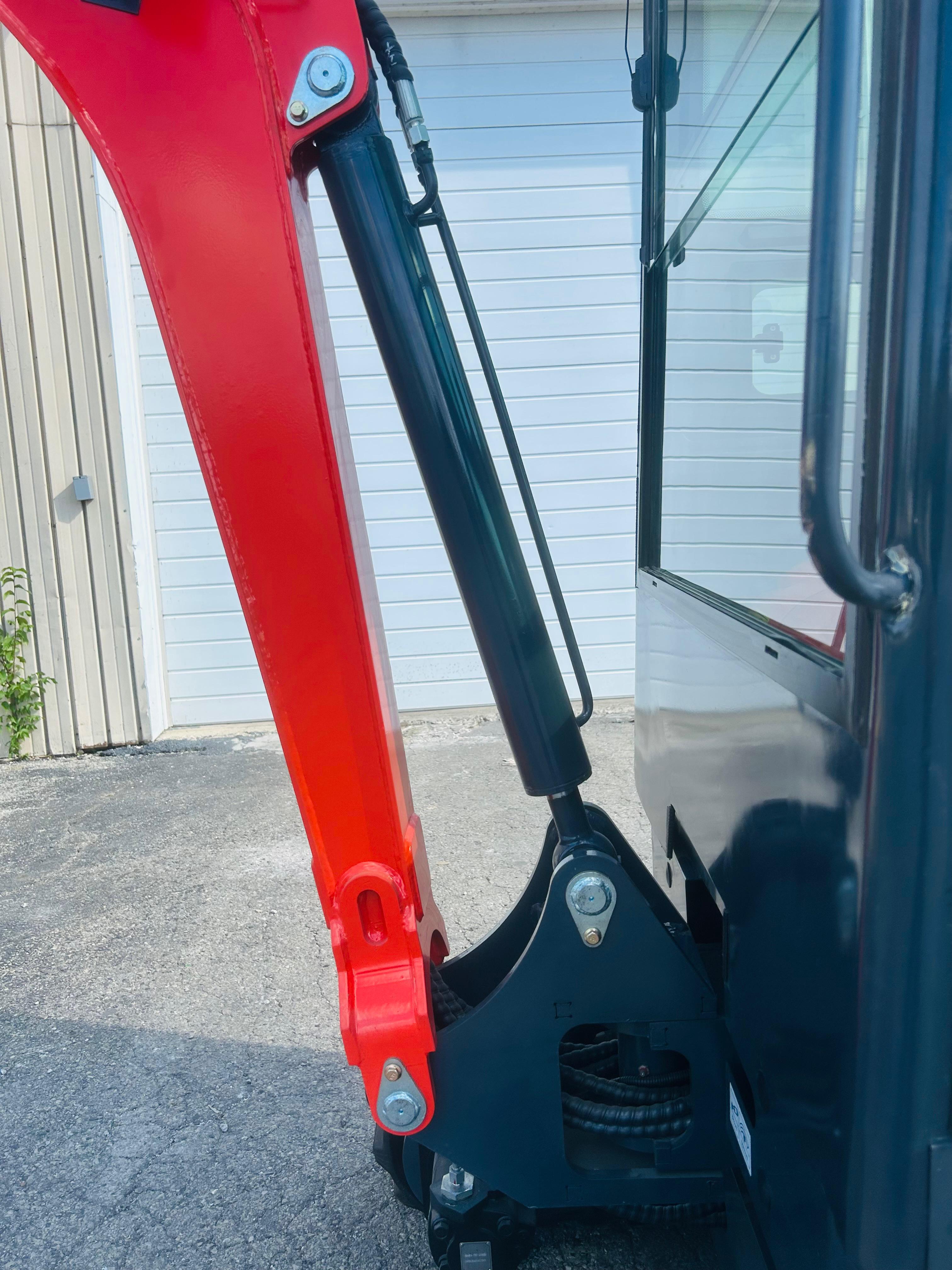 2 Ton New Mini Excavator, EPA certified USA KUBOTA Diesel Engine