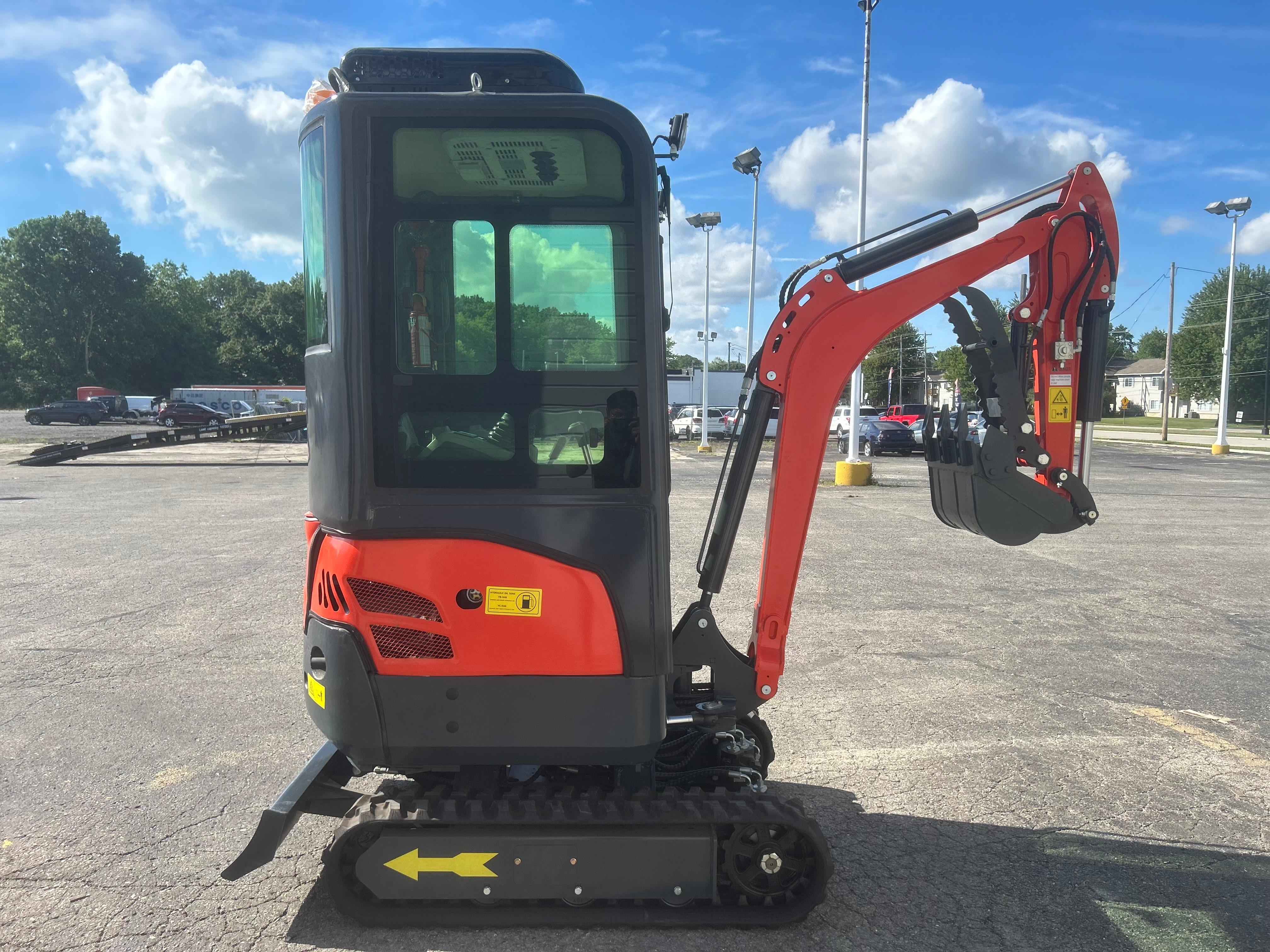 2 Ton New Mini Excavator, EPA certified USA KUBOTA Diesel Engine