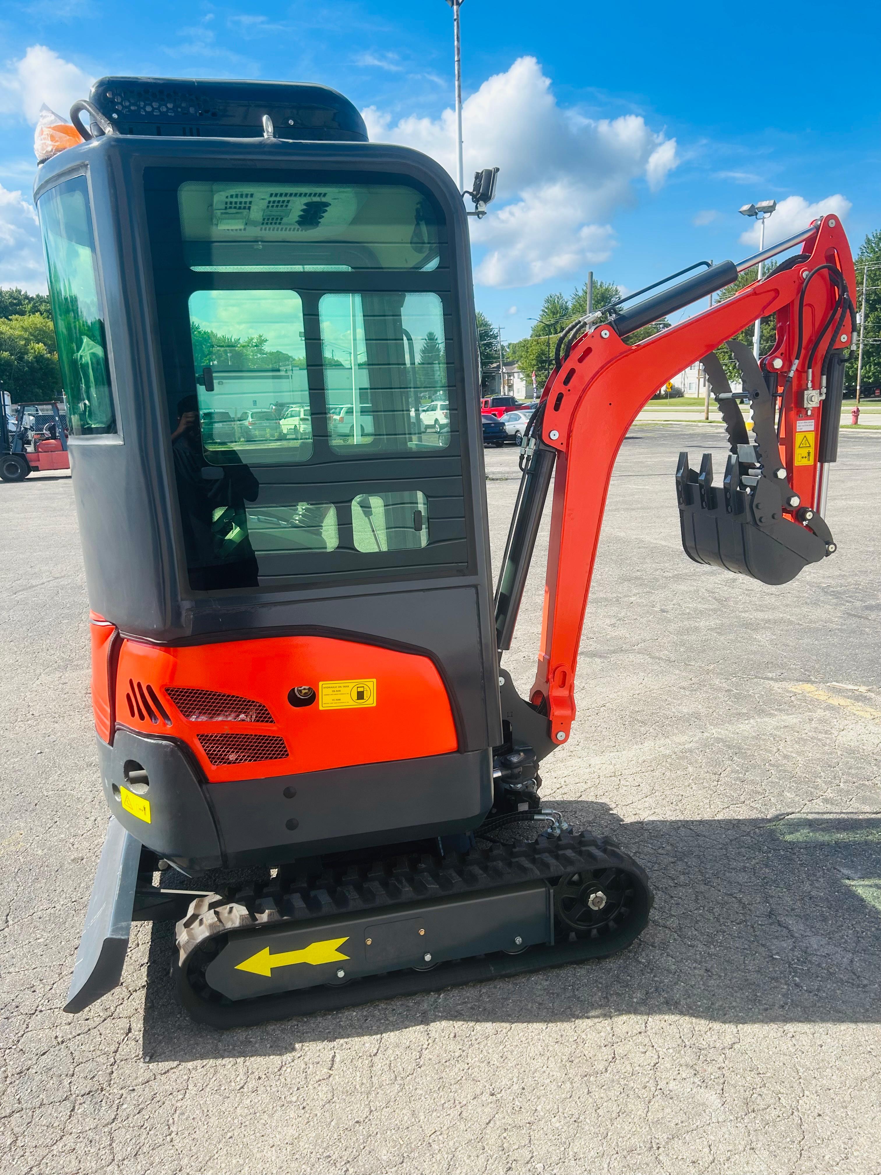 2 Ton New Mini Excavator, EPA certified USA KUBOTA Diesel Engine