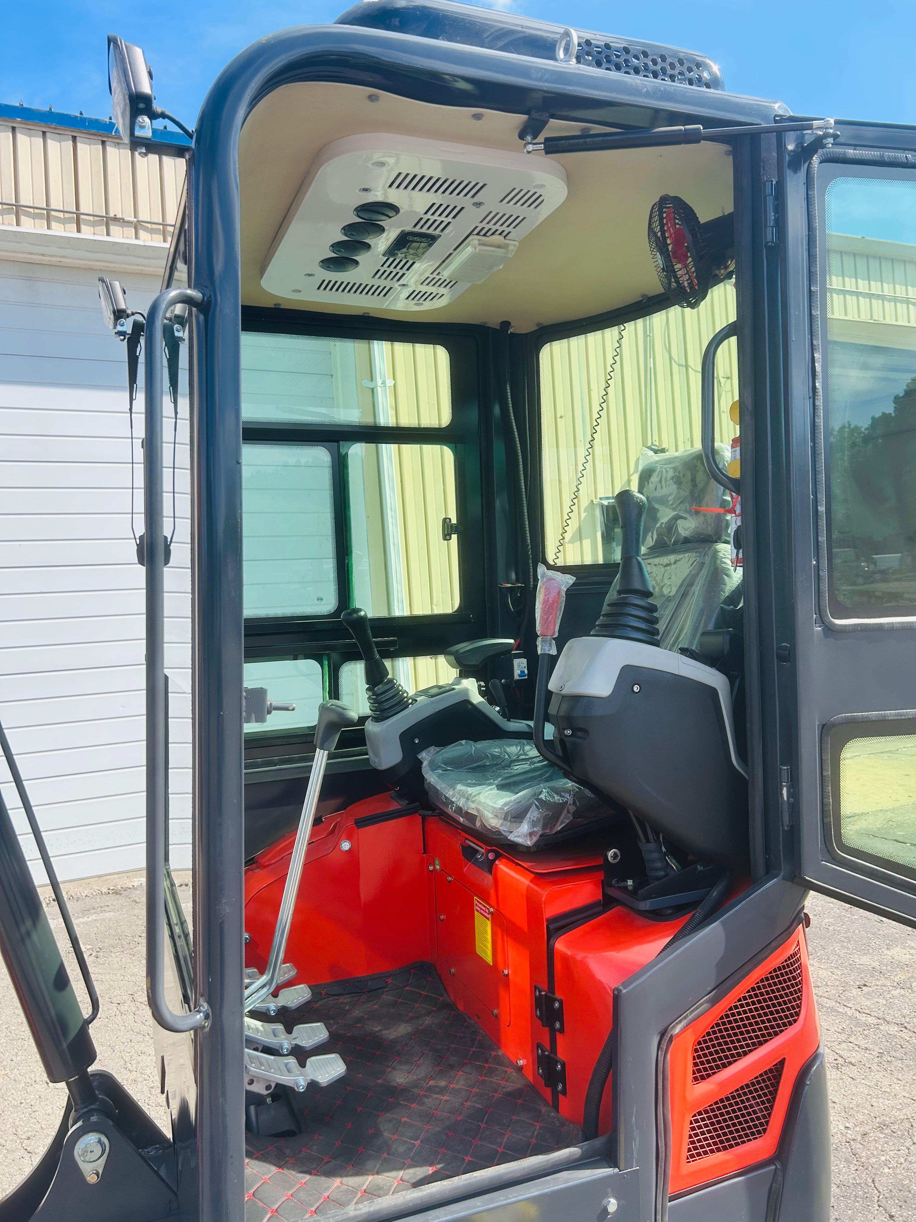 2 Ton New Mini Excavator, EPA certified USA KUBOTA Diesel Engine
