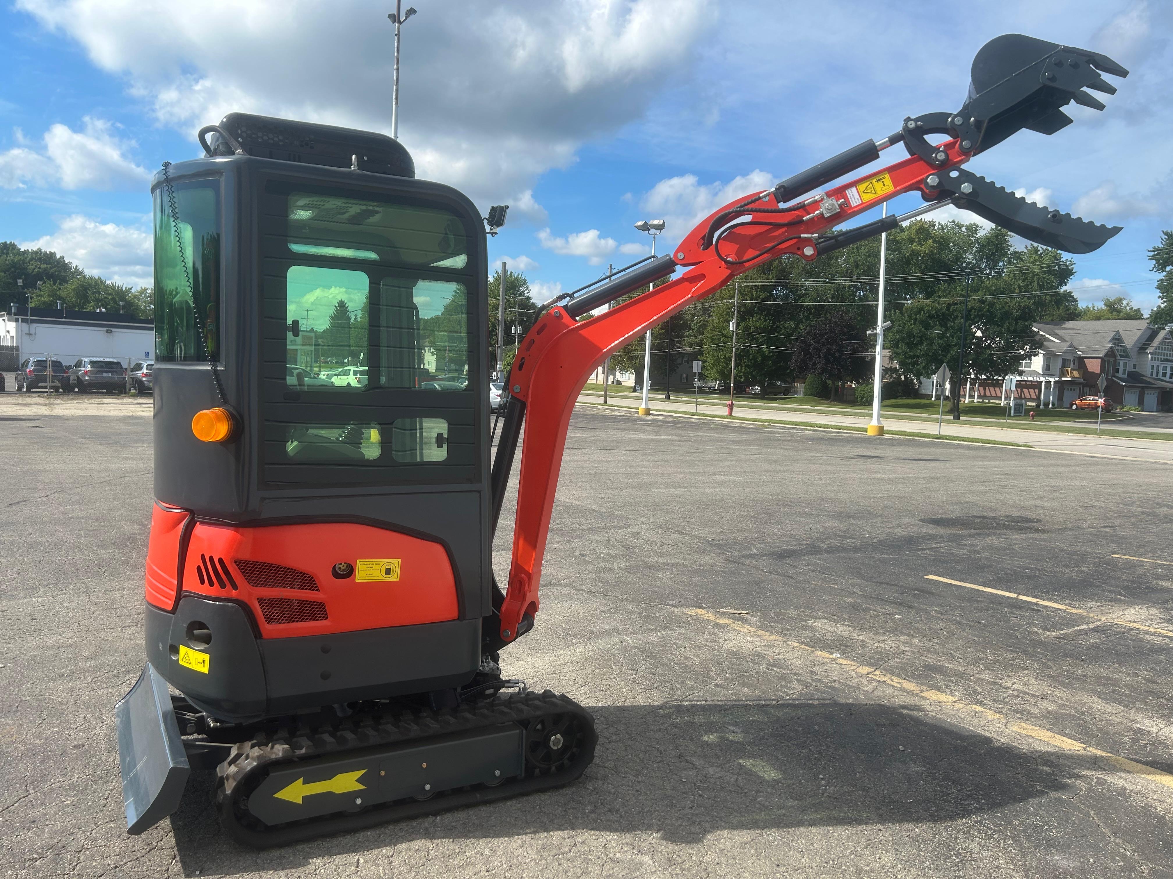 2 Ton New Mini Excavator, EPA certified USA KUBOTA Diesel Engine