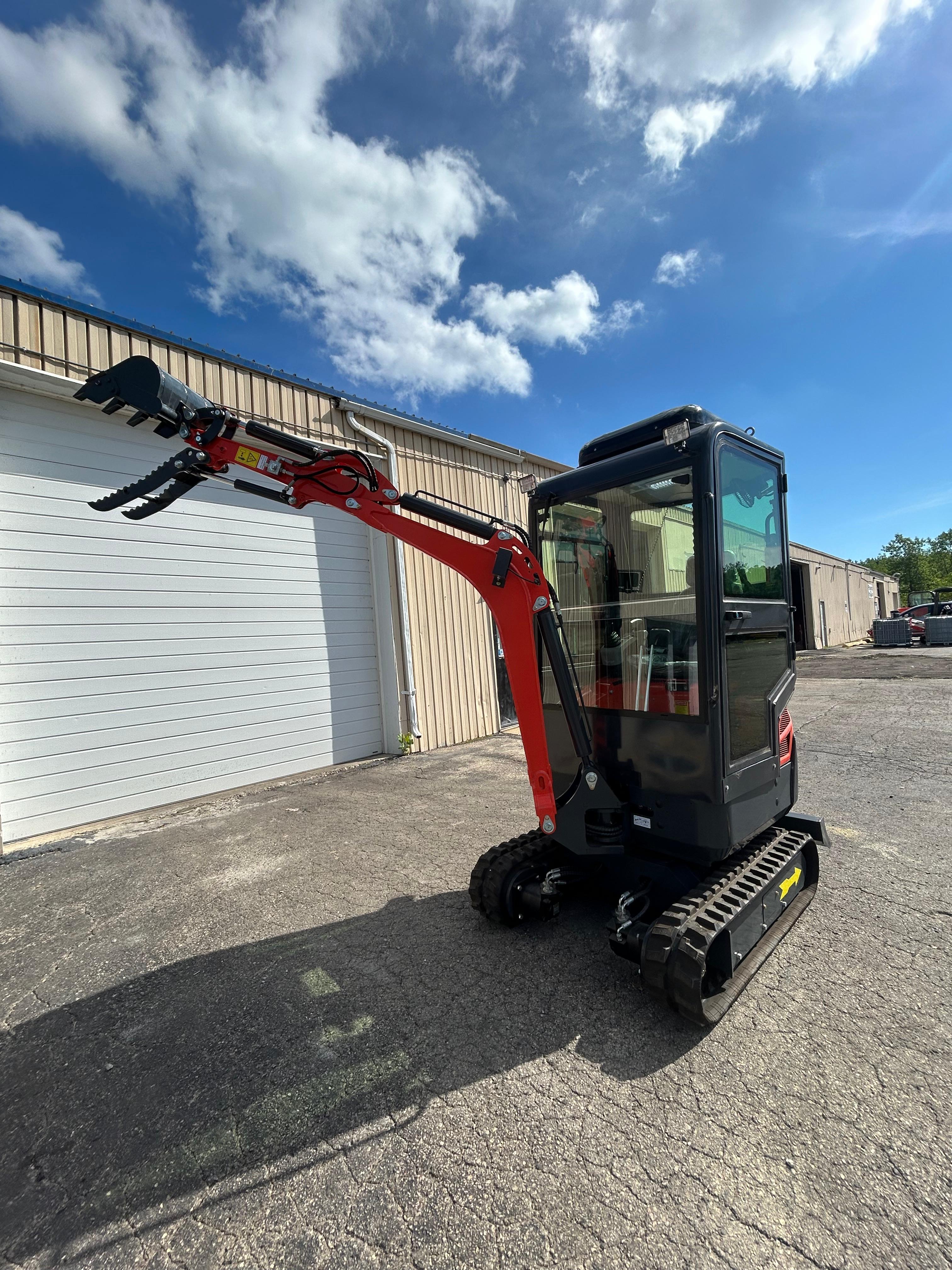 2 Ton New Mini Excavator, EPA certified USA KUBOTA Diesel Engine