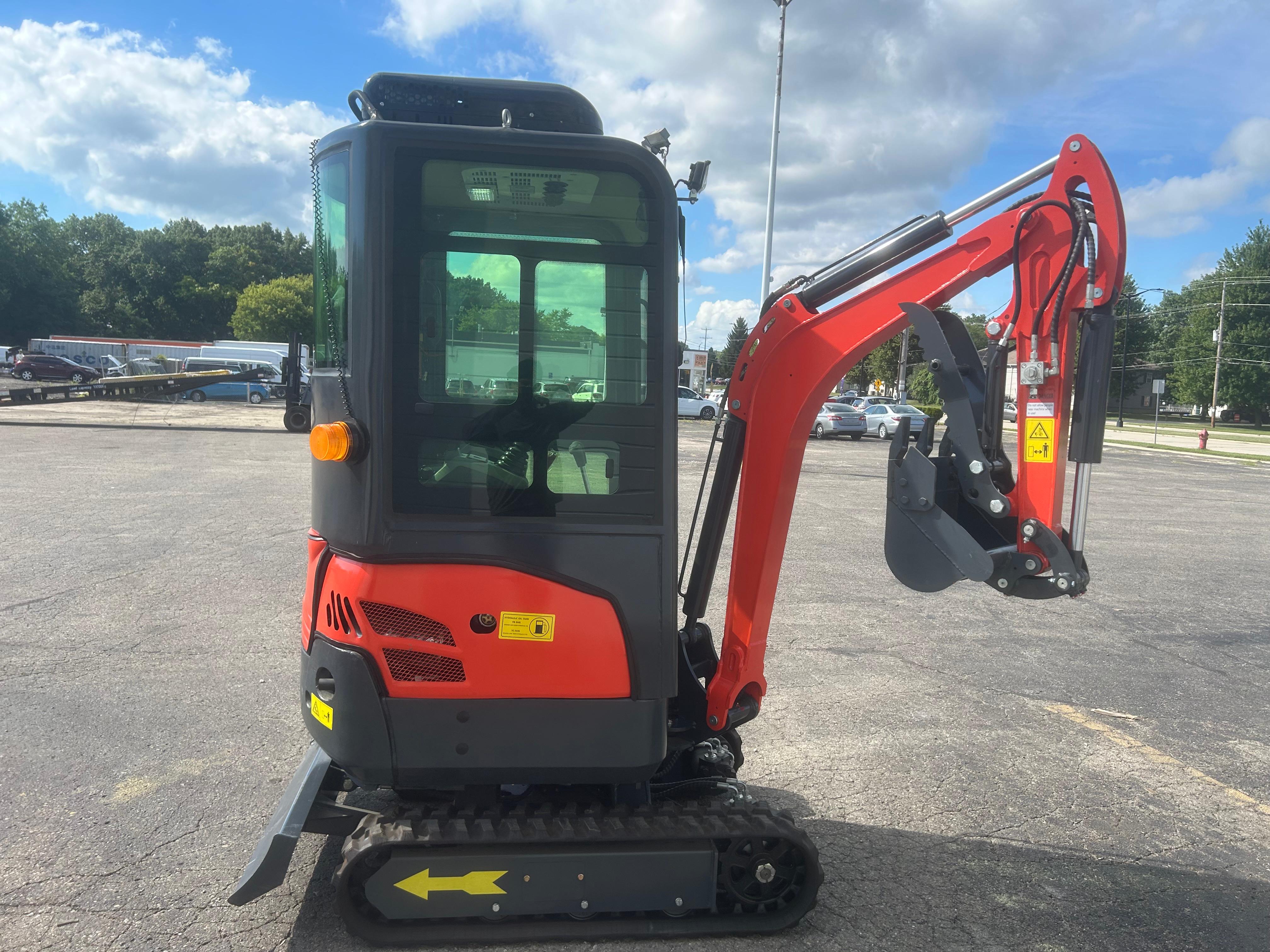 2 Ton New Mini Excavator, EPA certified USA KUBOTA Diesel Engine