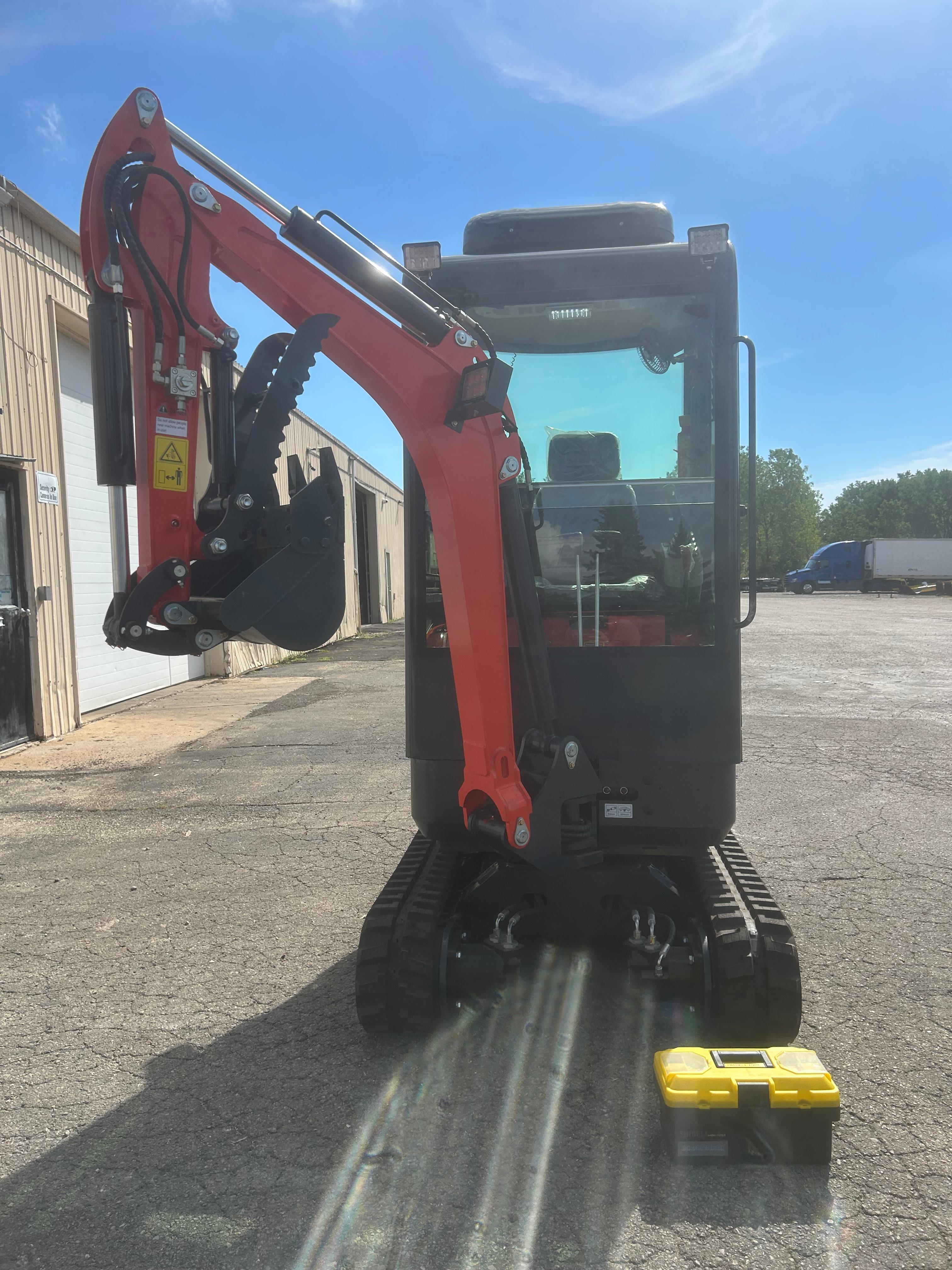 2 Ton New Mini Excavator, EPA certified USA KUBOTA Diesel Engine