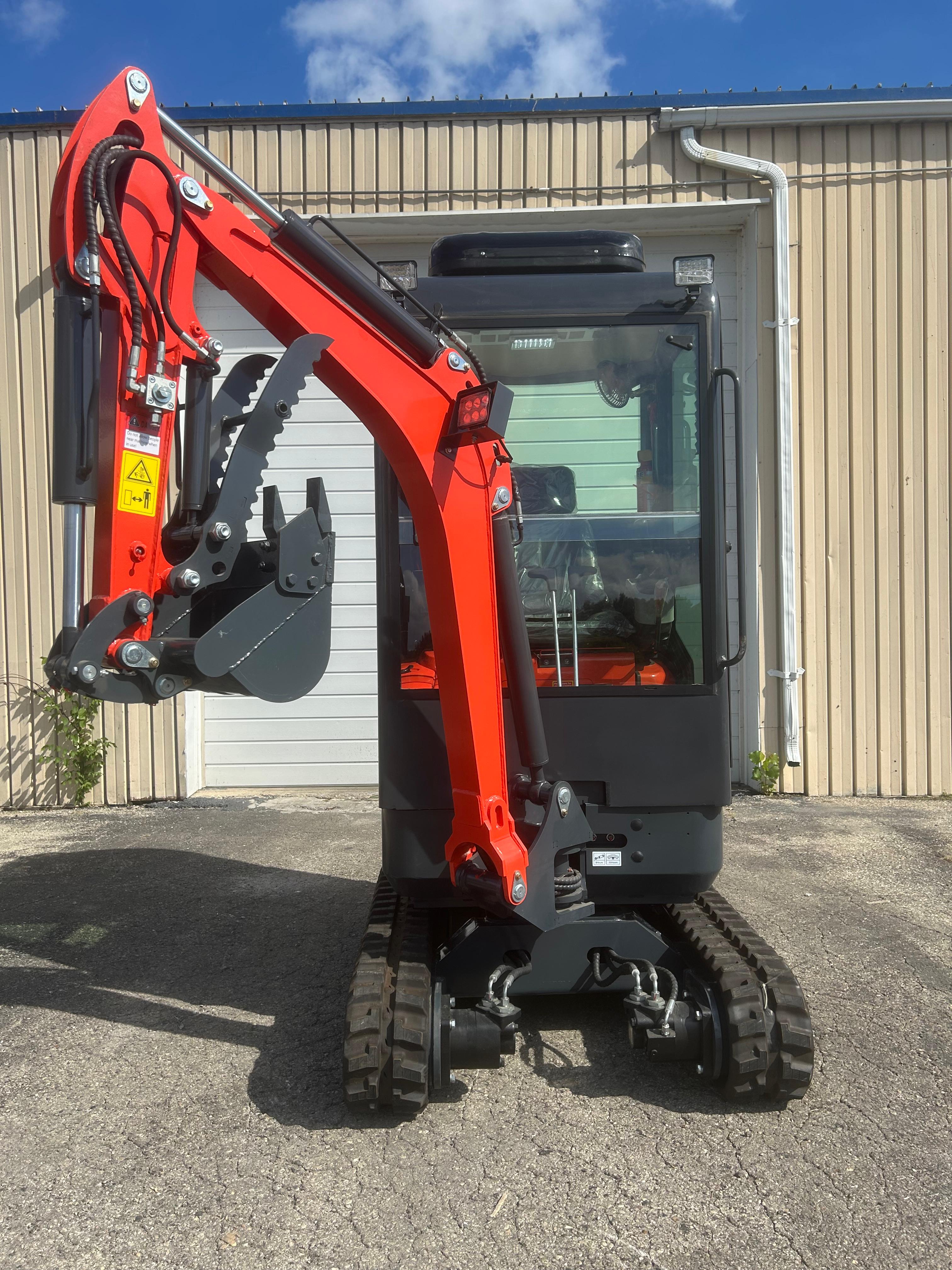 2 Ton New Mini Excavator, EPA certified USA KUBOTA Diesel Engine