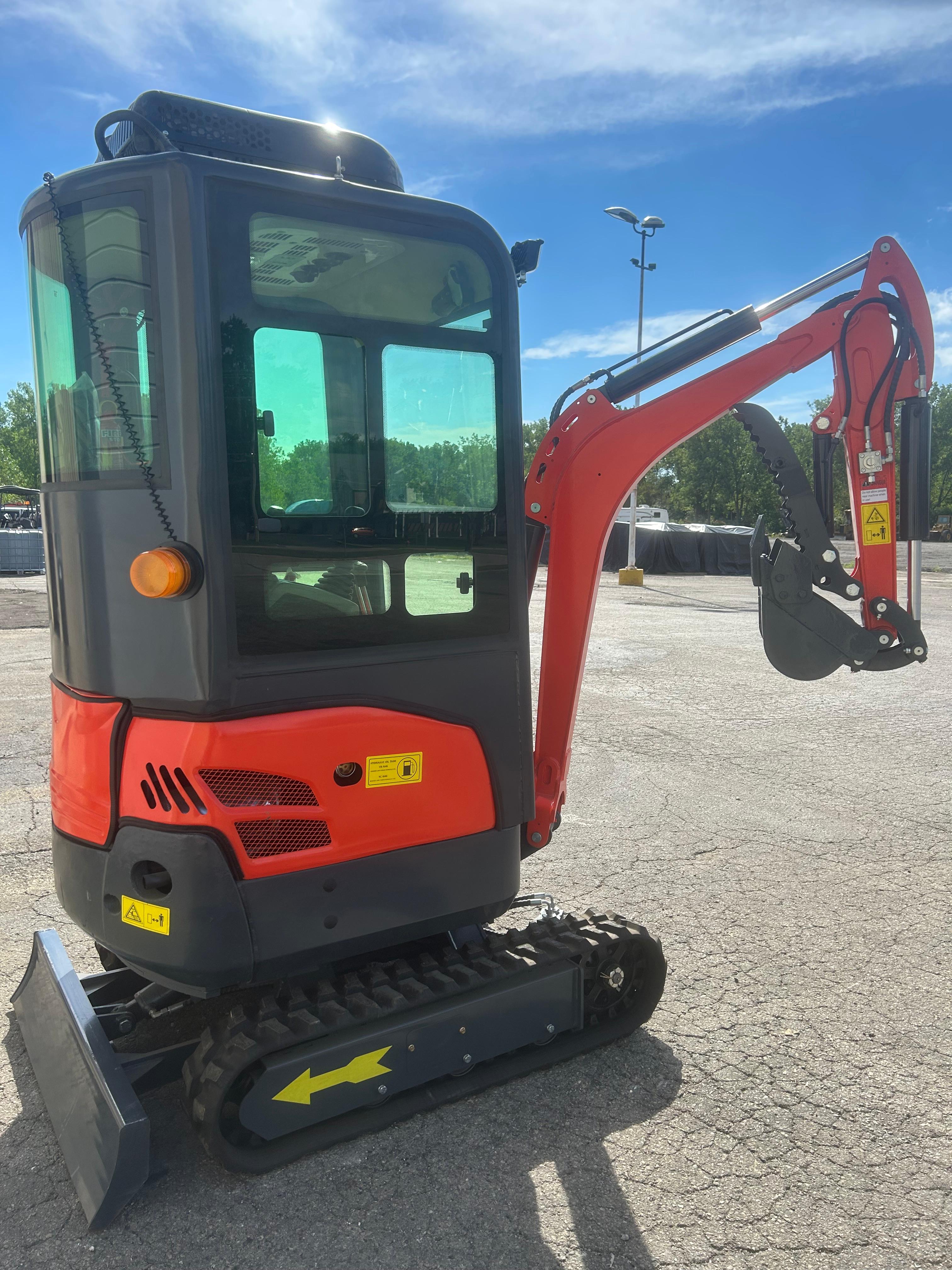 2 Ton New Mini Excavator, EPA certified USA KUBOTA Diesel Engine