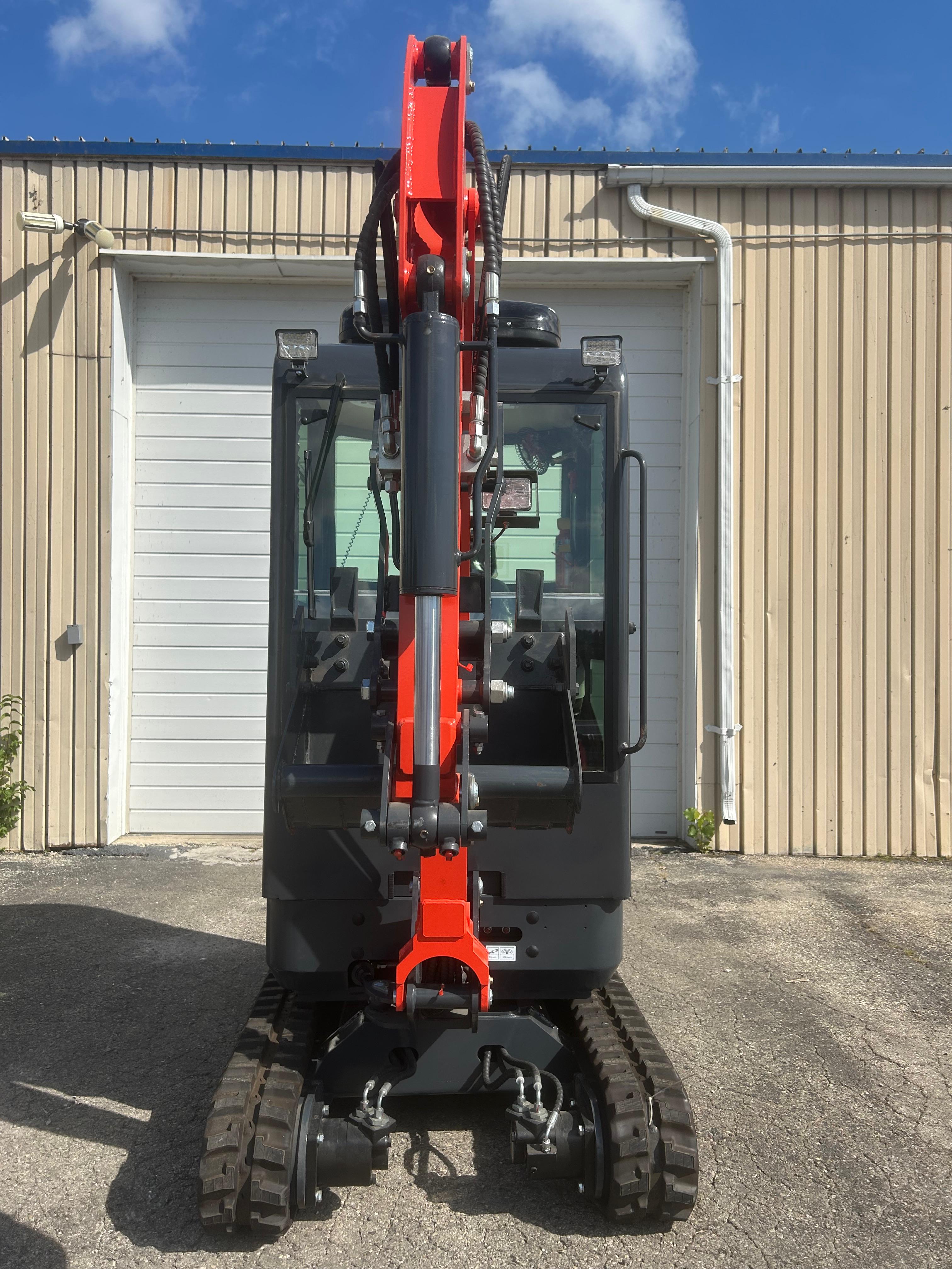 2 Ton New Mini Excavator, EPA certified USA KUBOTA Diesel Engine