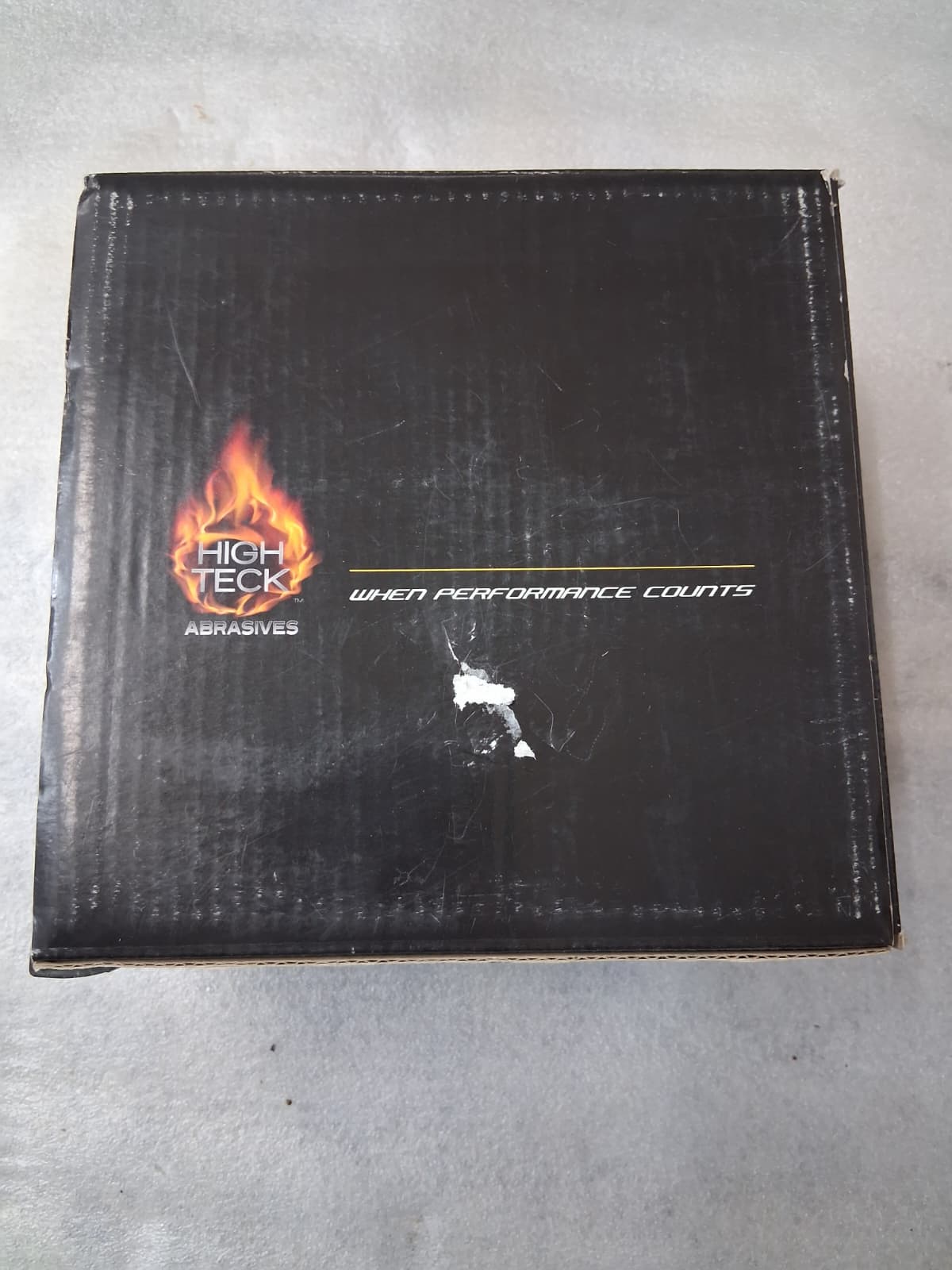 High Teck 20080 Gold PSA Sandpaper Roll - 2.75'' x 20 Yards P80 Grit Body Repair