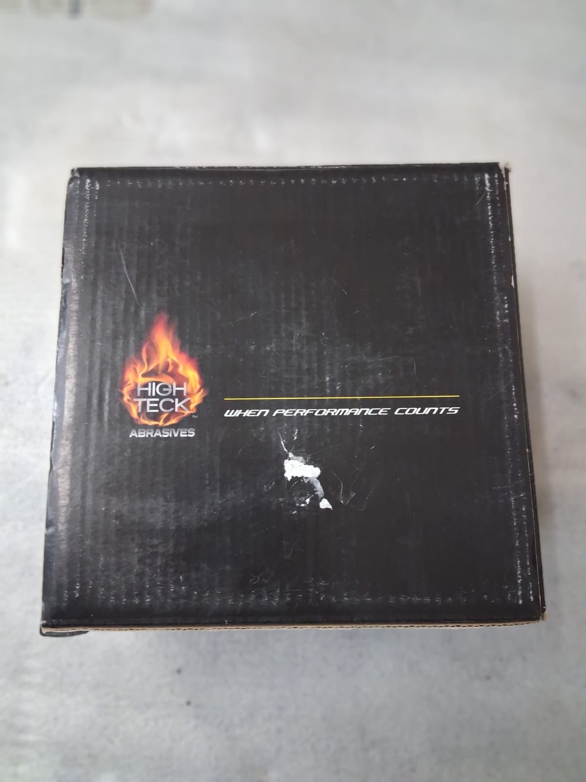 High Teck 20080 Gold PSA Sandpaper Roll - 2.75'' x 20 Yards P80 Grit Body Repair