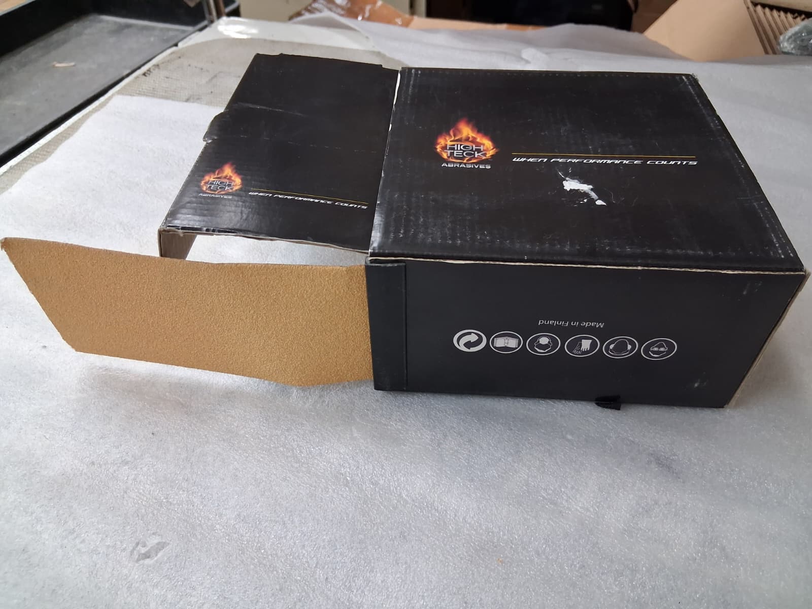 High Teck 20080 Gold PSA Sandpaper Roll - 2.75'' x 20 Yards P80 Grit Body Repair