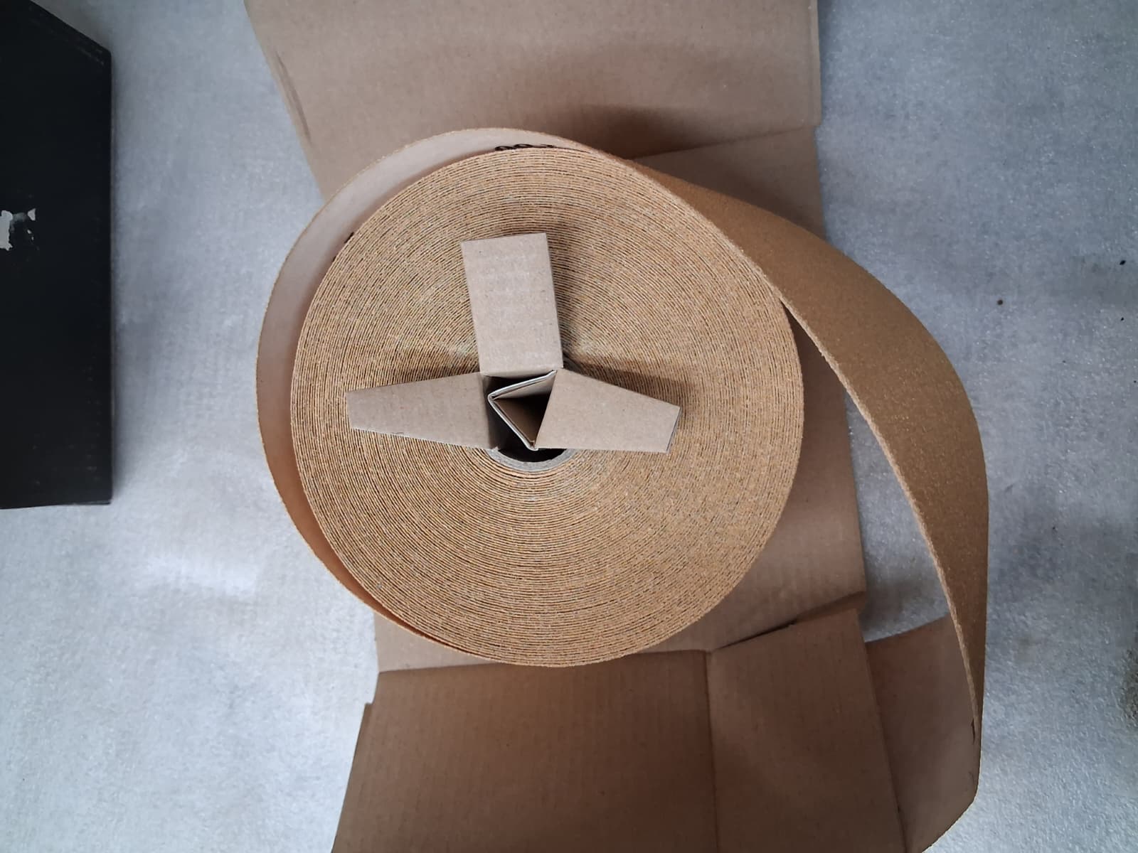 High Teck 20080 Gold PSA Sandpaper Roll - 2.75'' x 20 Yards P80 Grit Body Repair